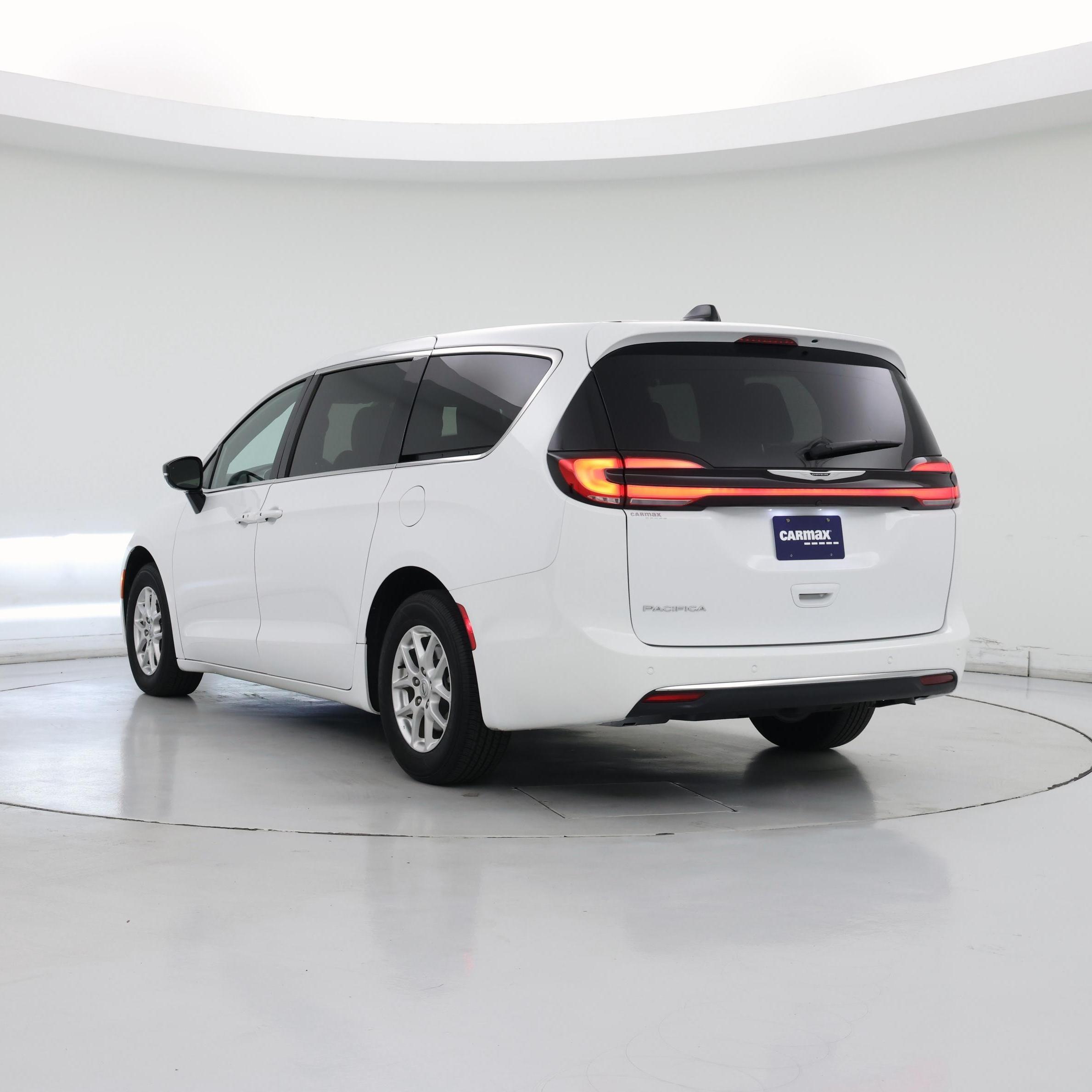 Thumbnail: 2025 Chrysler Pacifica - 2