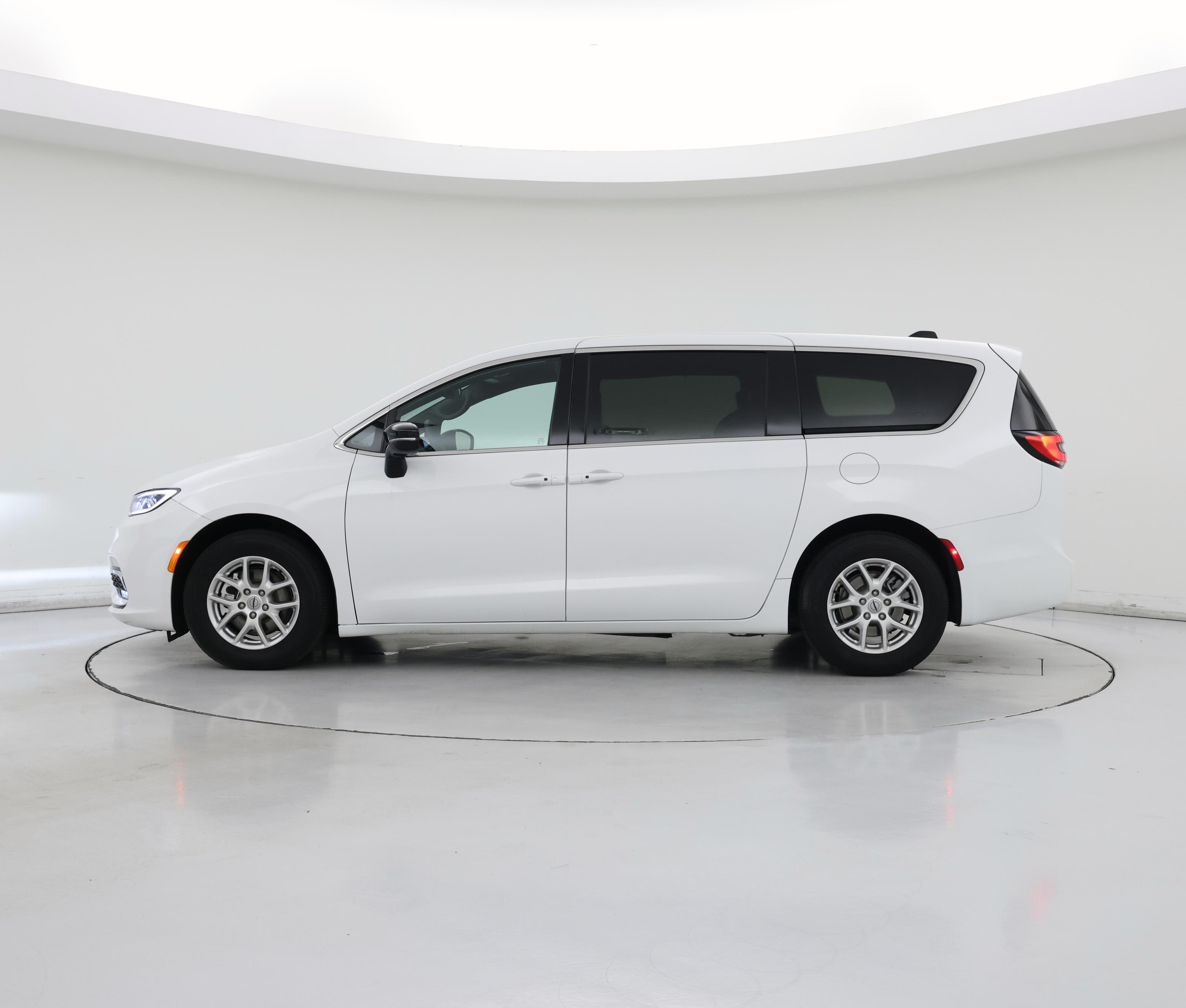 Thumbnail: 2025 Chrysler Pacifica - 3