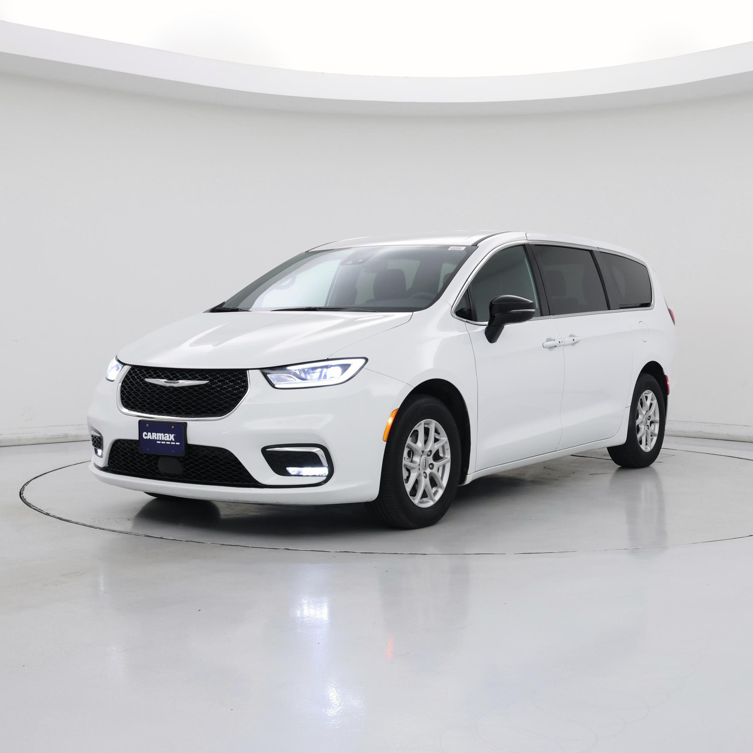 Thumbnail: 2025 Chrysler Pacifica - 4