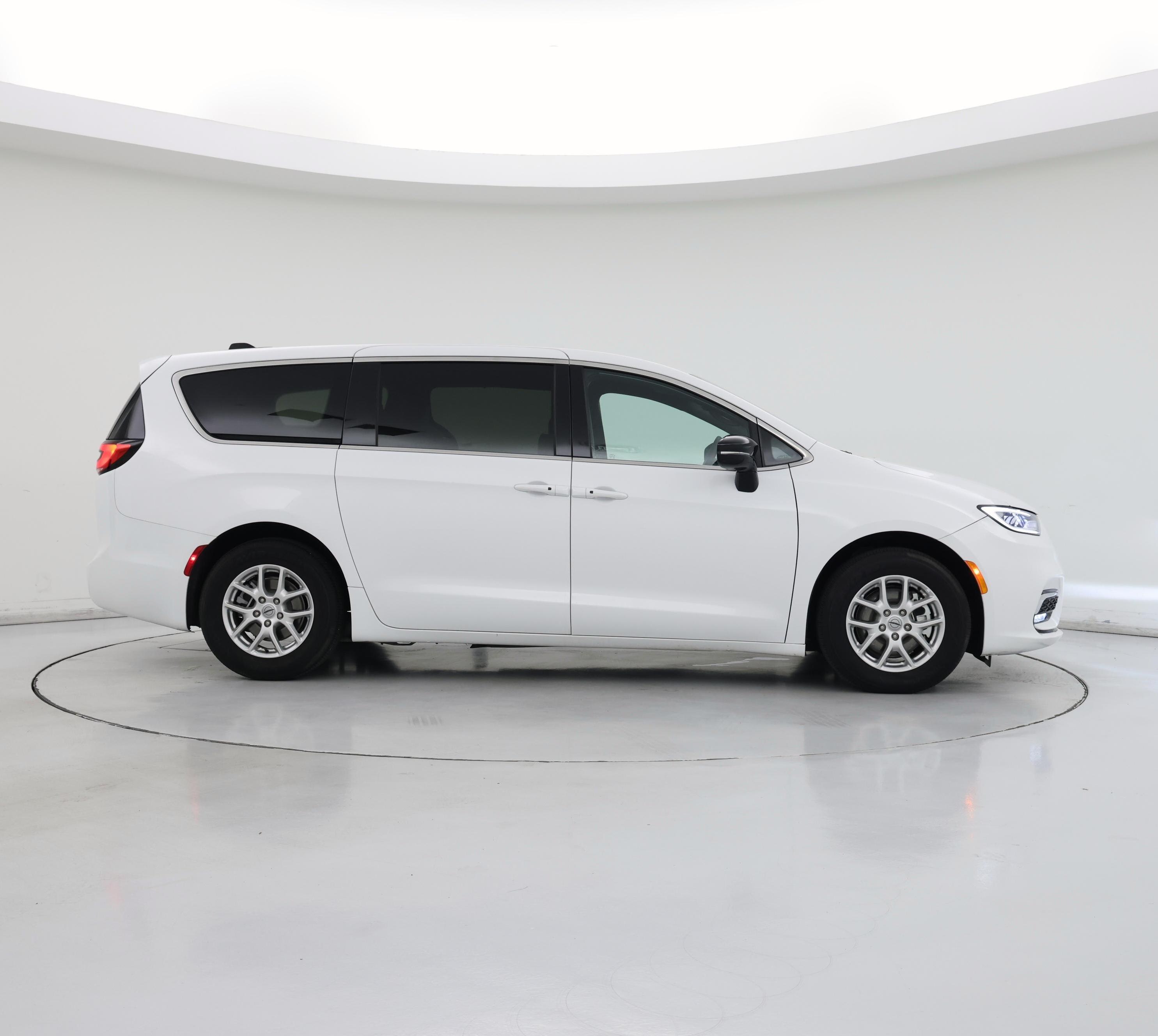 Thumbnail: 2025 Chrysler Pacifica - 7