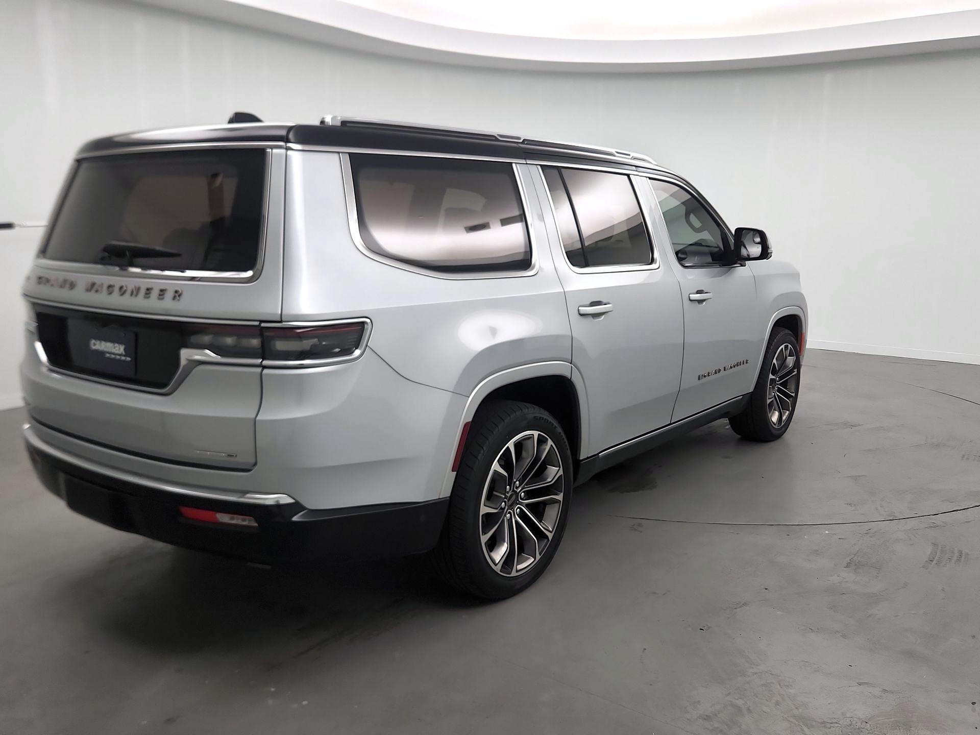 Thumbnail: 2022 Jeep Grand Wagoneer - 5