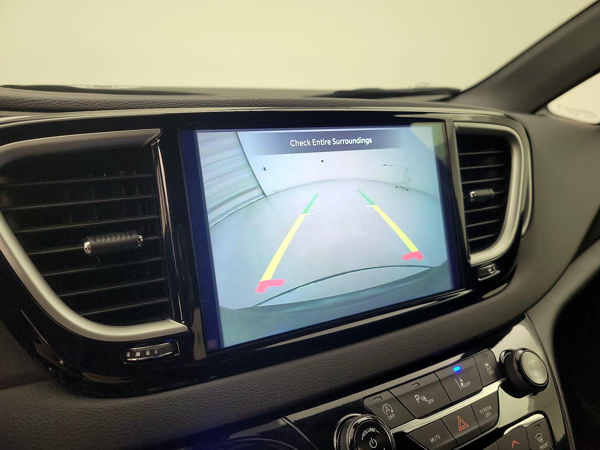Thumbnail: 2025 Chrysler Pacifica - 15
