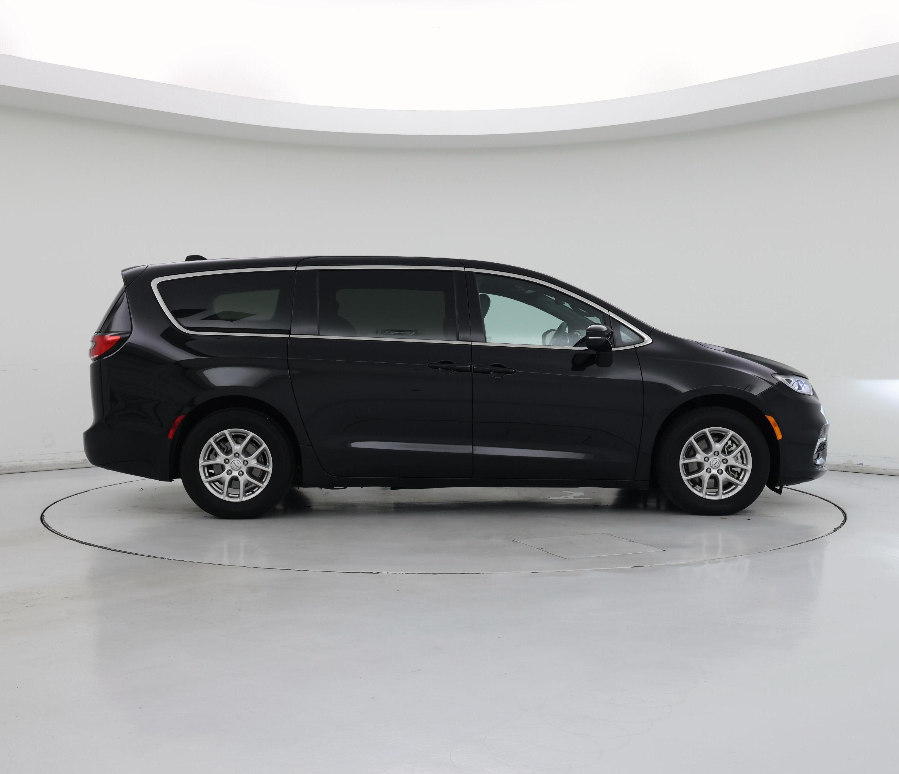 Thumbnail: 2025 Chrysler Pacifica - 7