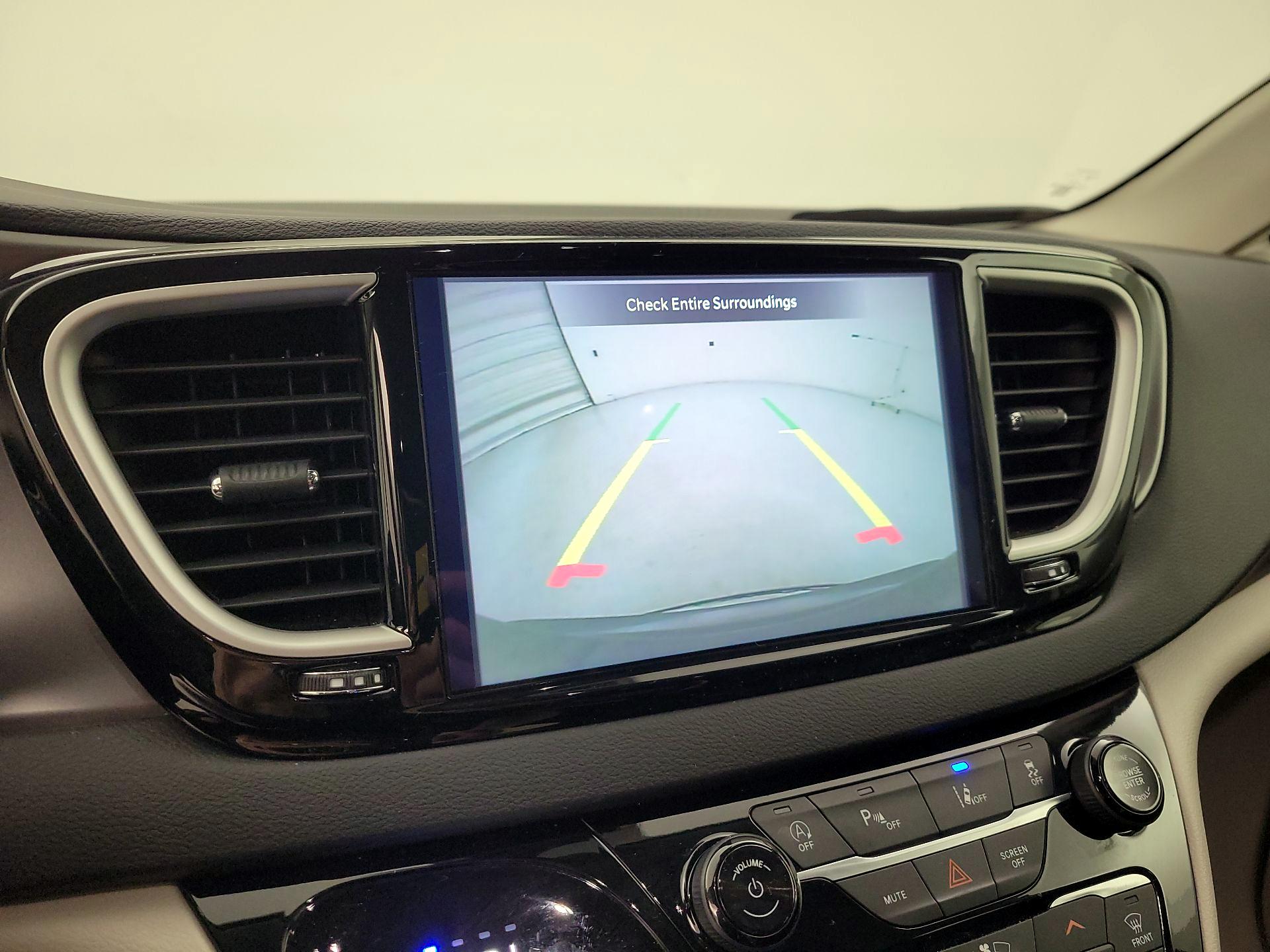 Thumbnail: 2023 Chrysler Pacifica - 14