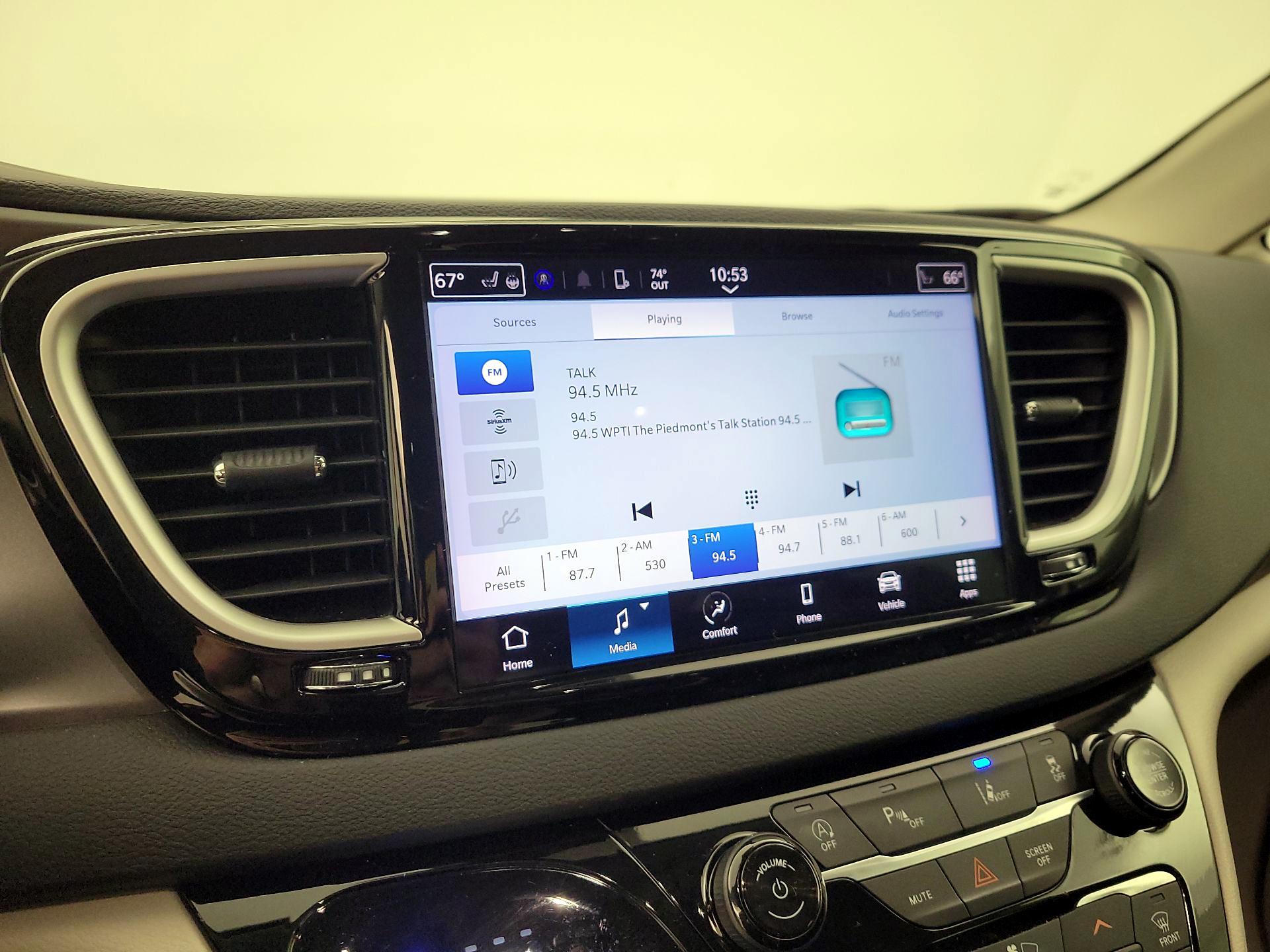 Thumbnail: 2023 Chrysler Pacifica - 15
