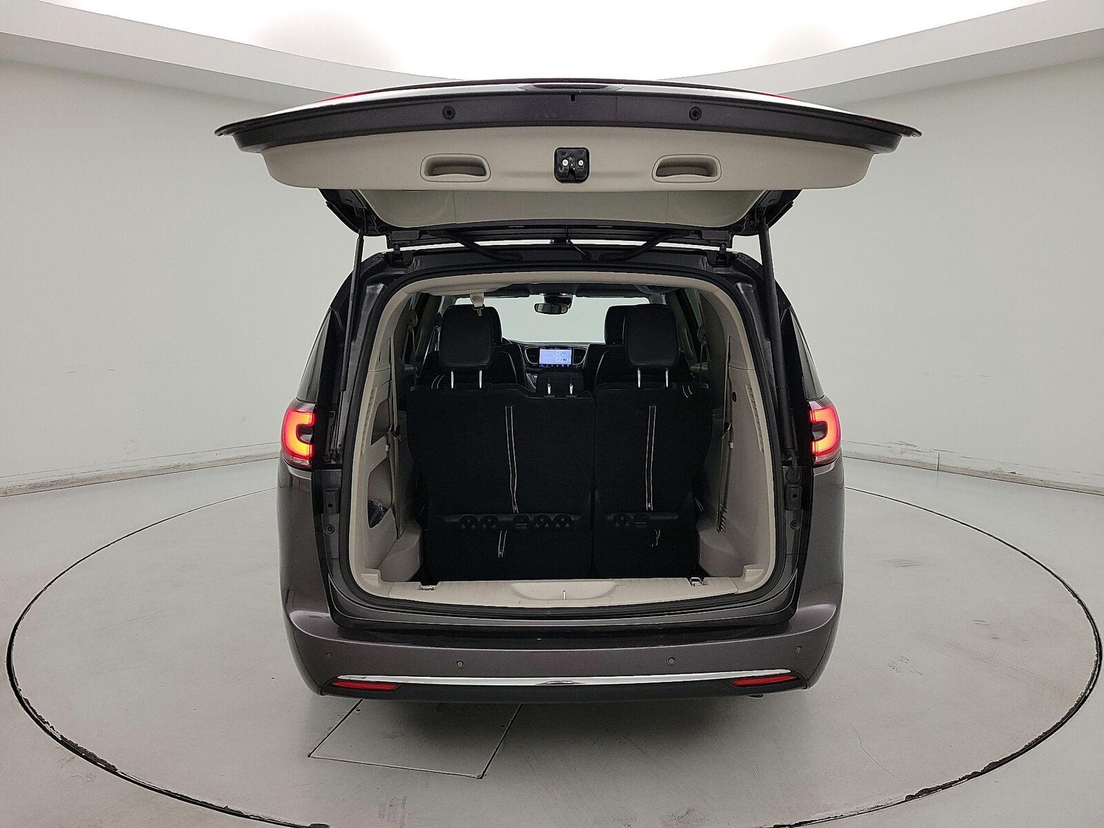 2023 Chrysler Pacifica Touring L - Photo 22