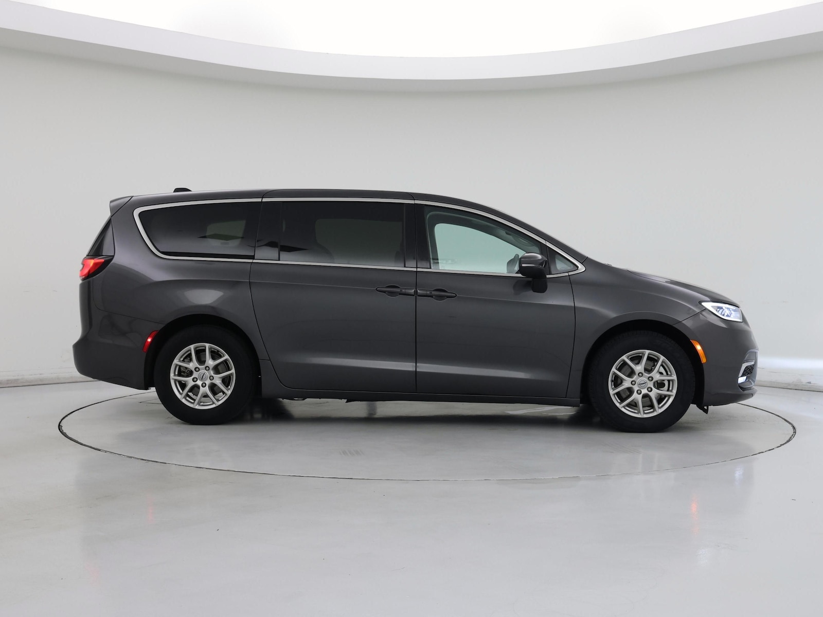 2023 Chrysler Pacifica Touring L - Photo 8