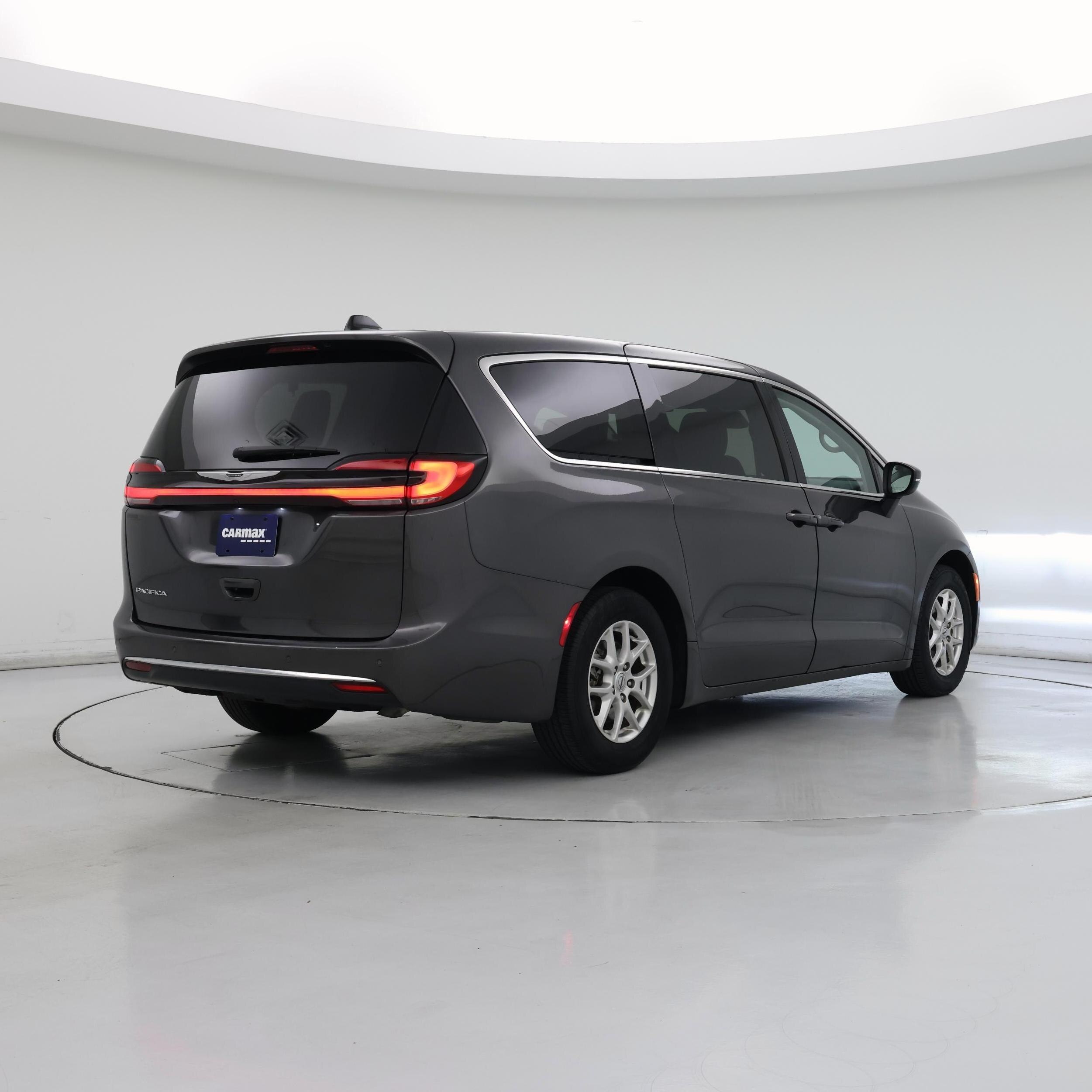 Thumbnail: 2023 Chrysler Pacifica - 8