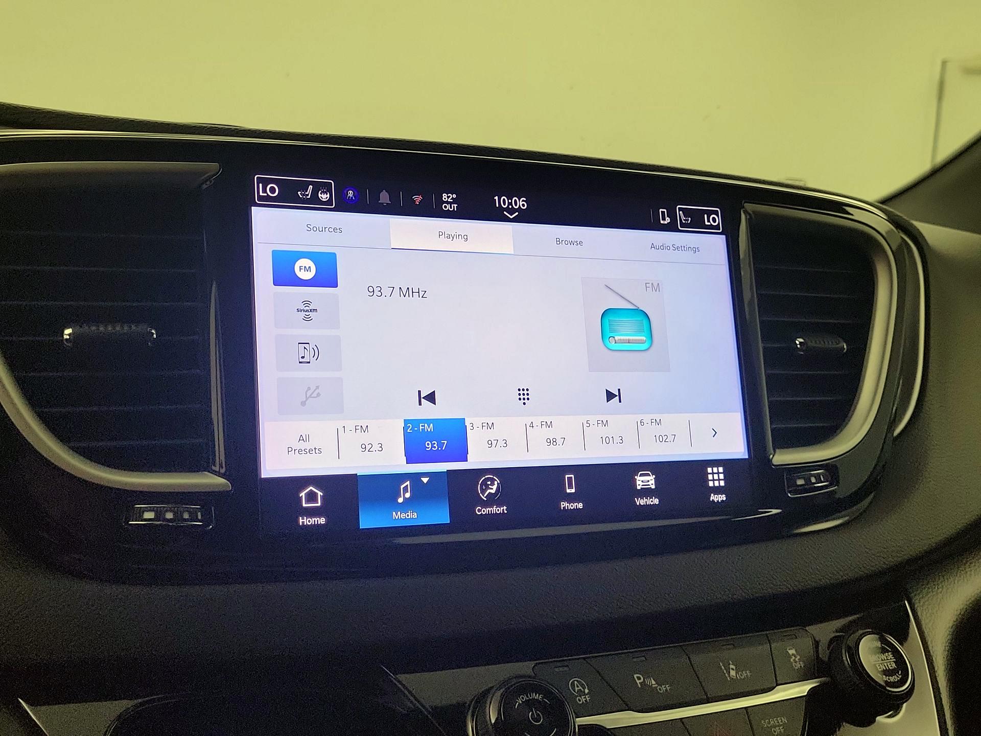 Thumbnail: 2025 Chrysler Pacifica - 13