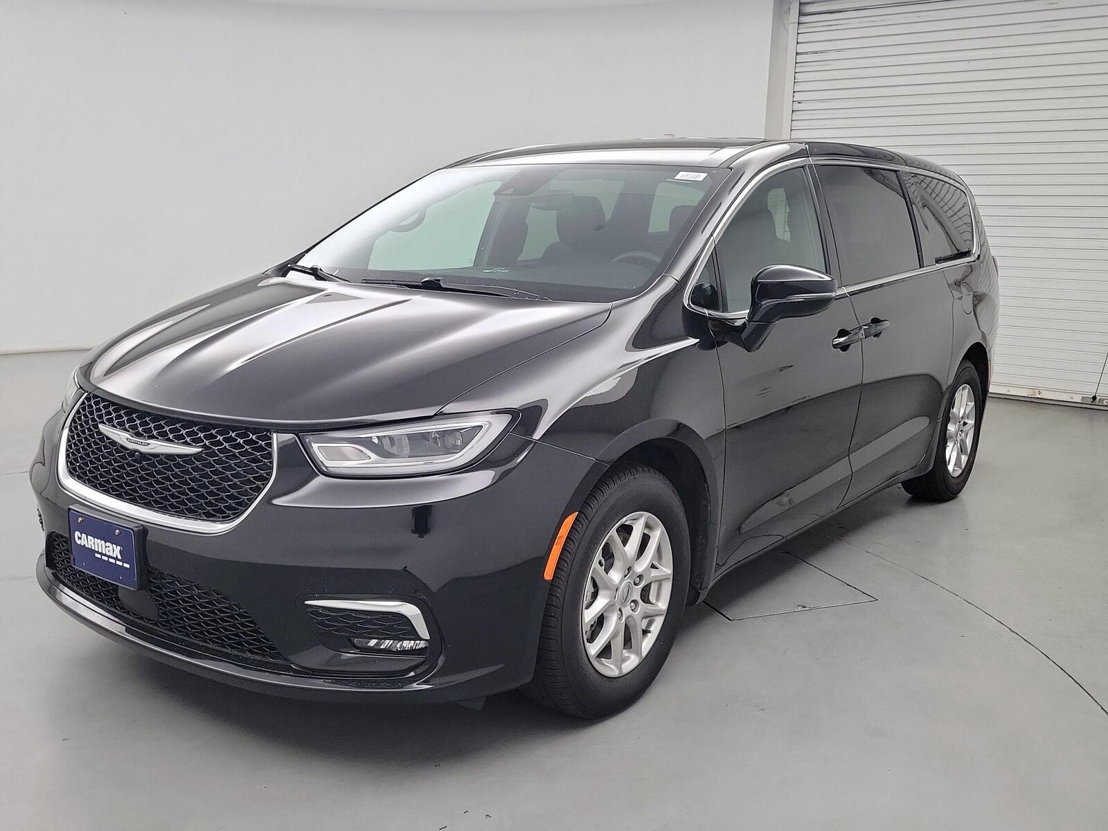 2025 Chrysler Pacifica Select - Photo 3