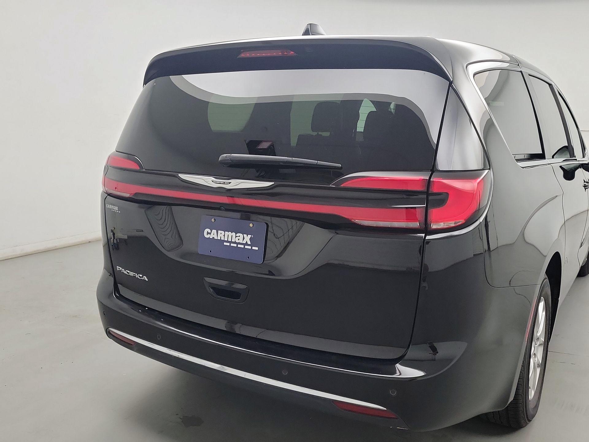 Thumbnail: 2025 Chrysler Pacifica - 6