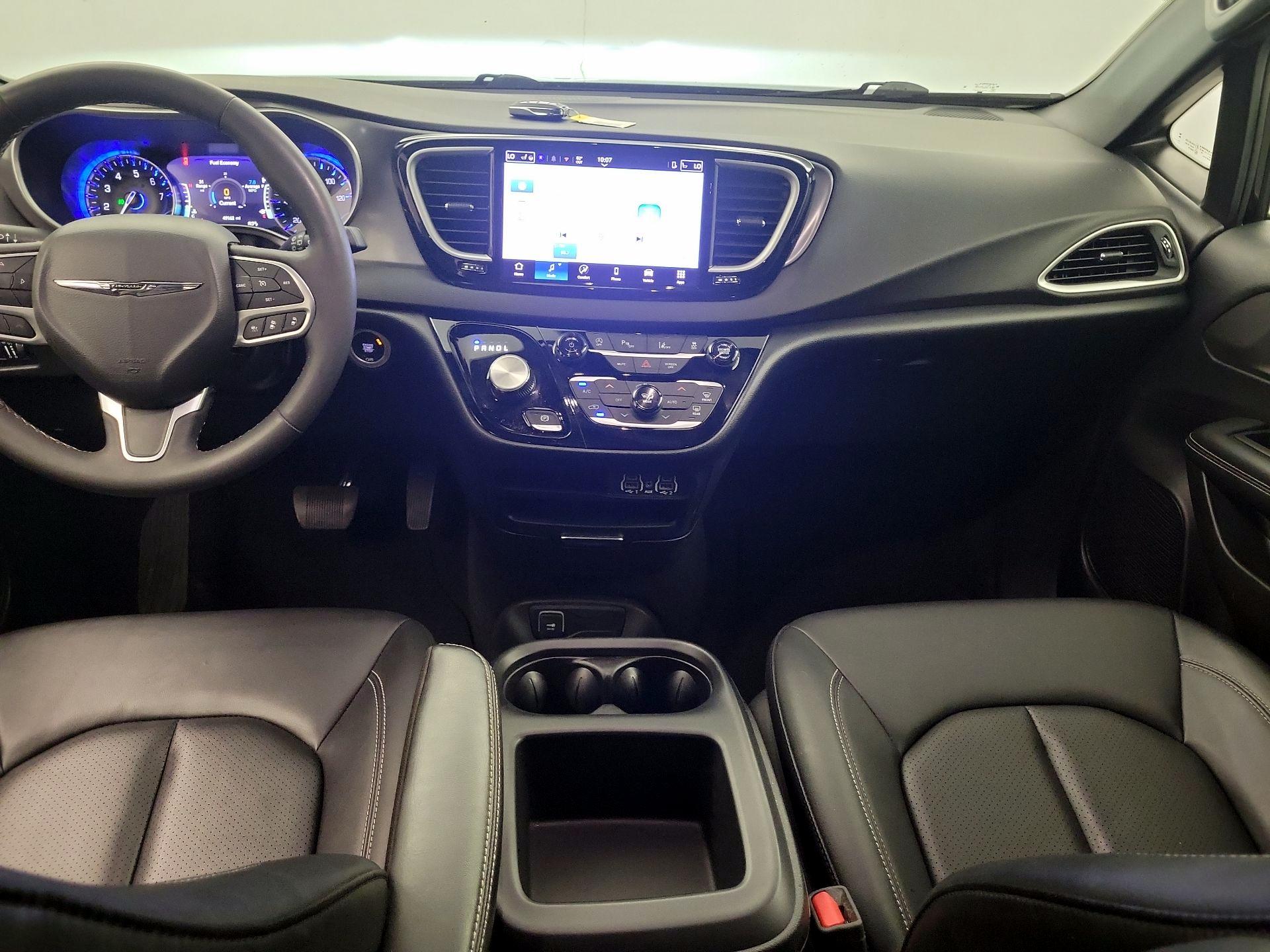 Thumbnail: 2025 Chrysler Pacifica - 8