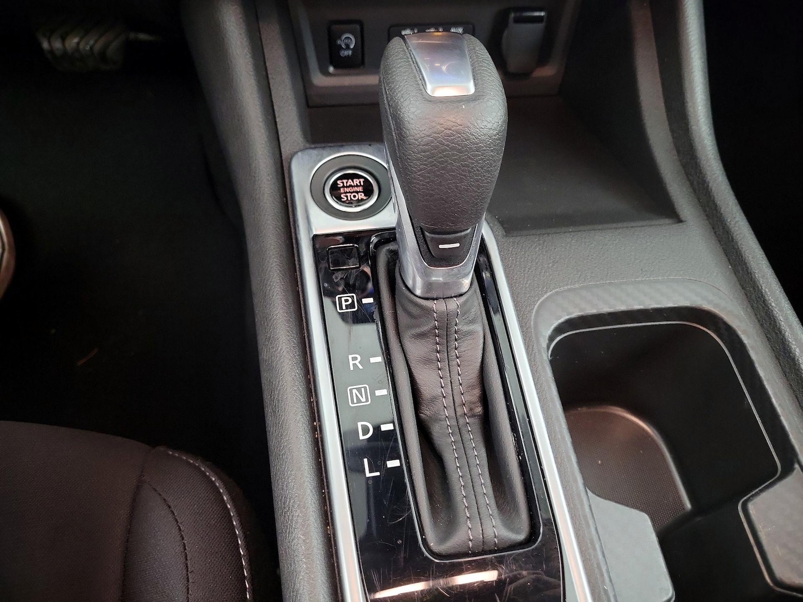 2025 Nissan Sentra SV - Photo 16