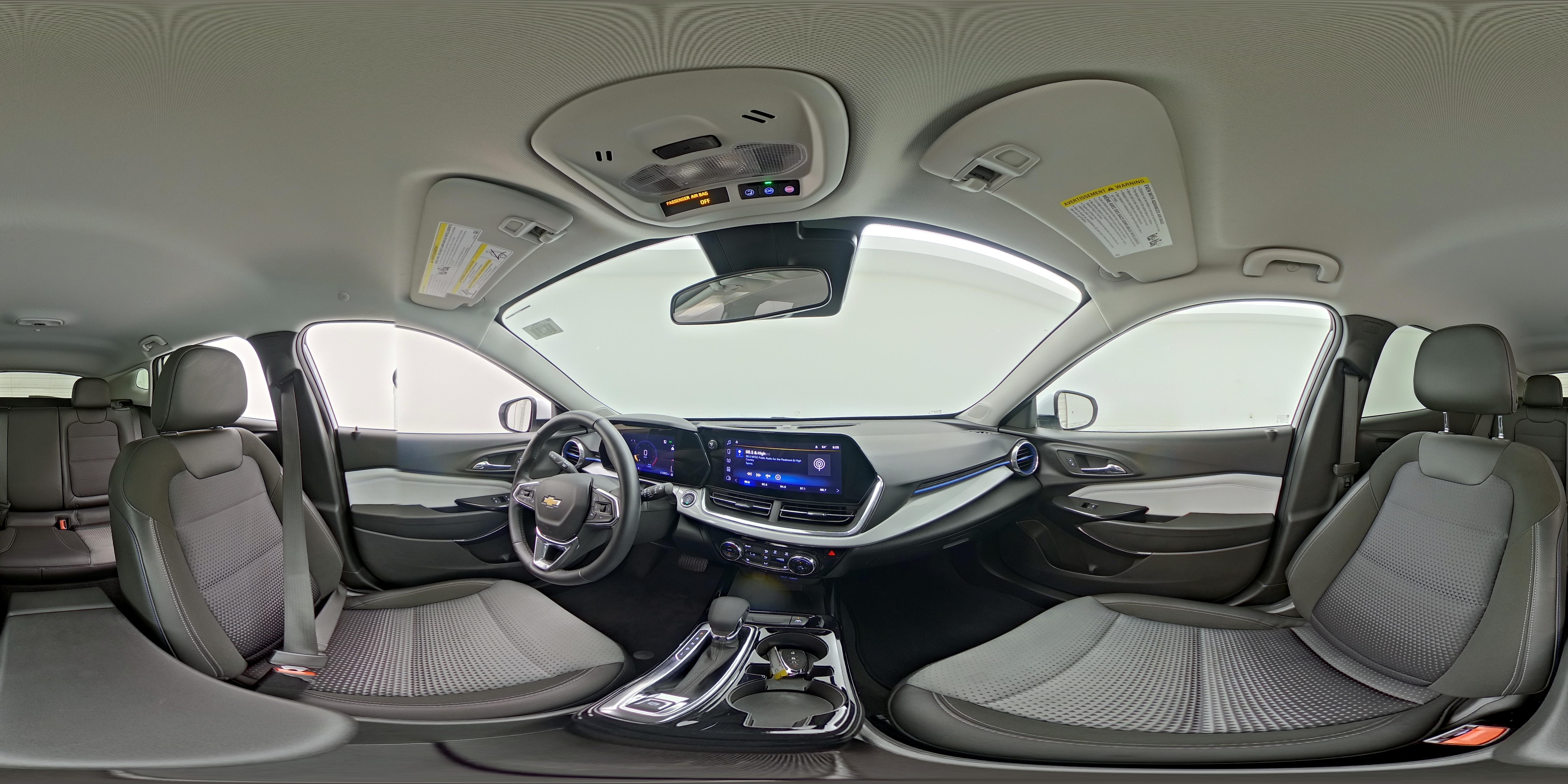 2025 Chevrolet Trax LT - Photo 24