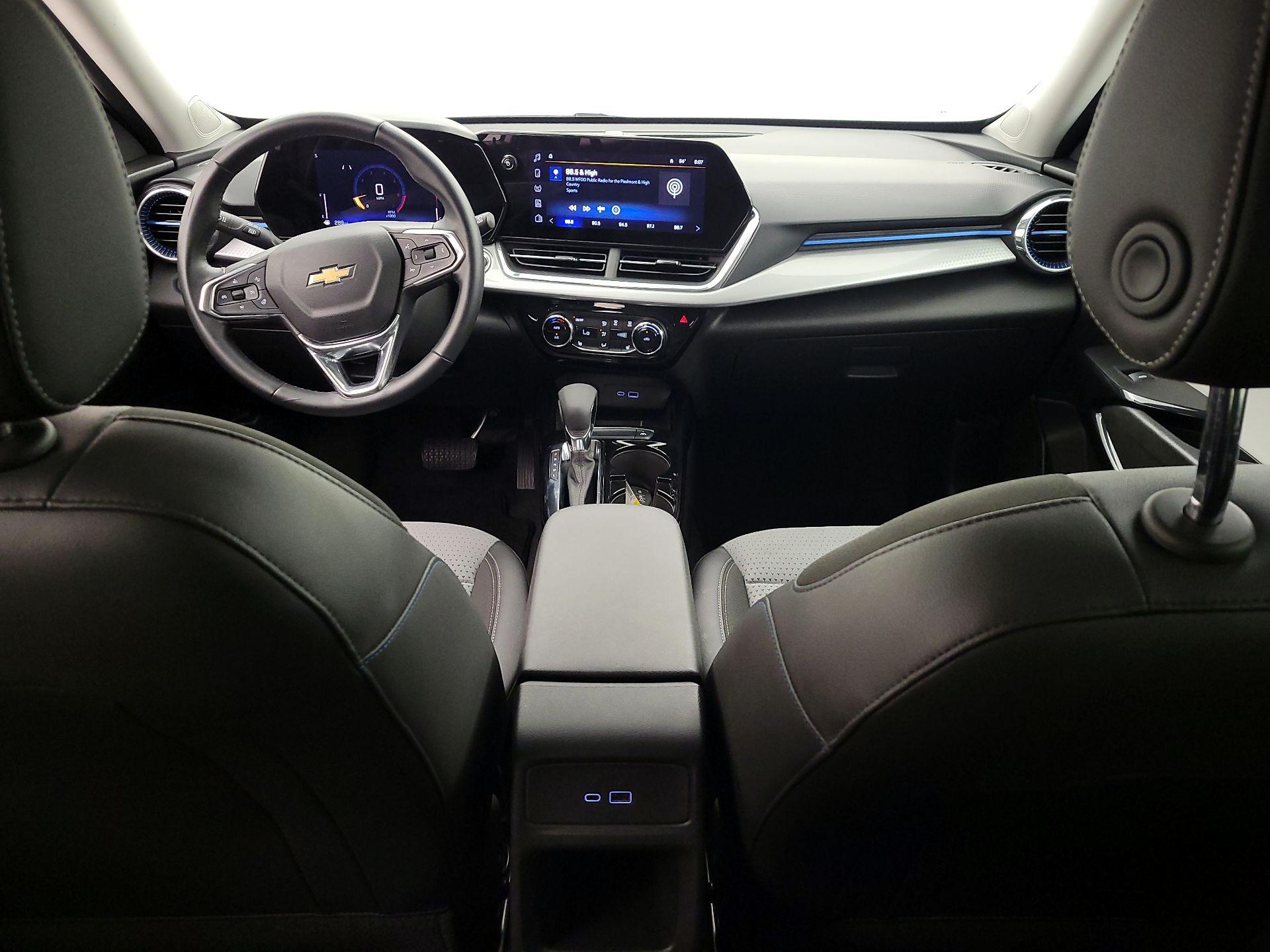 Thumbnail: 2025 Chevrolet Trax - 9