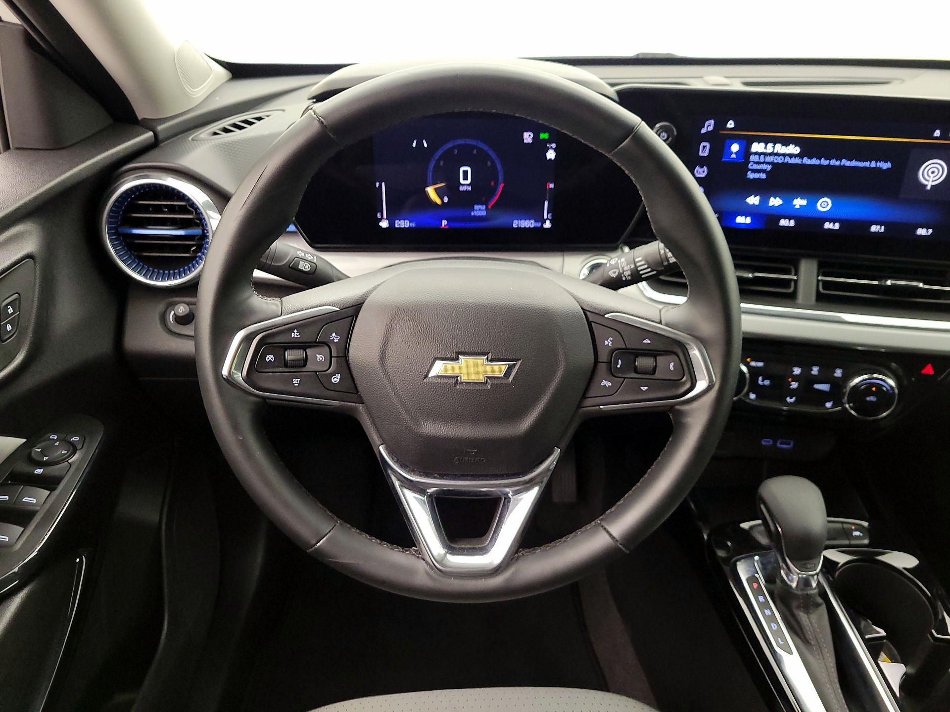 Thumbnail: 2025 Chevrolet Trax - 10