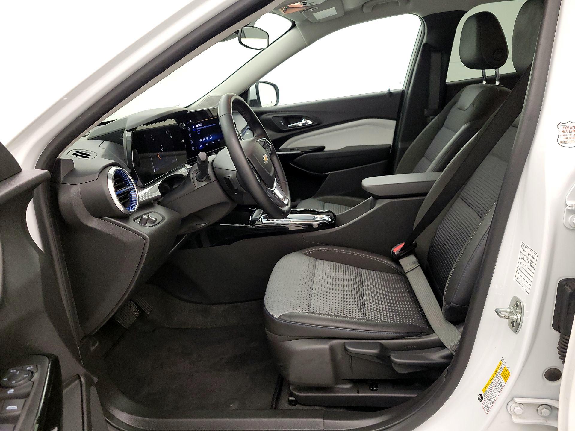 Thumbnail: 2025 Chevrolet Trax - 11