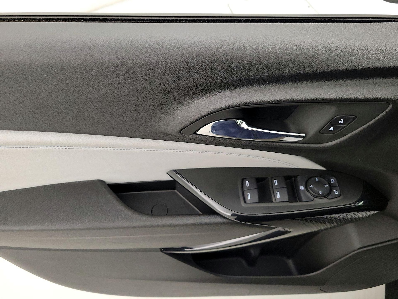 2025 Chevrolet Trax LT - Photo 13