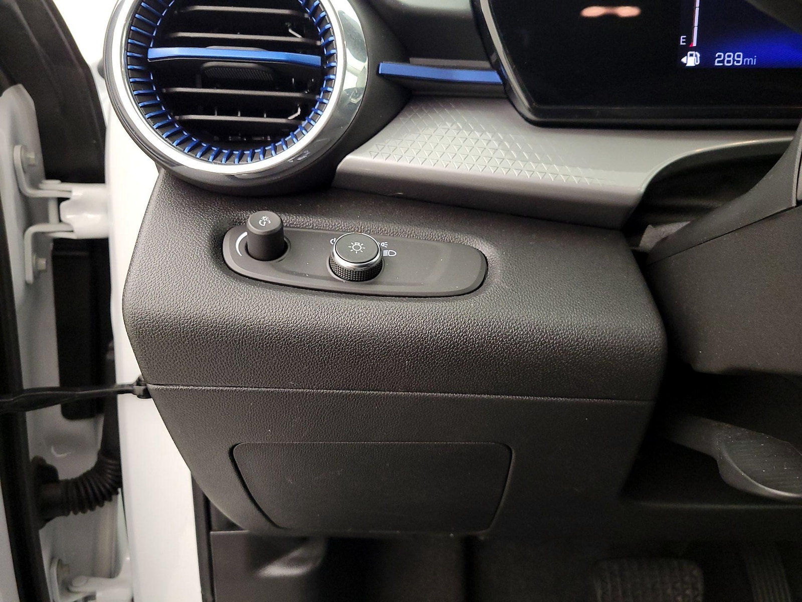 2025 Chevrolet Trax LT - Photo 14