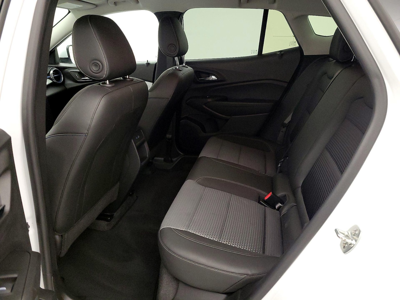 2025 Chevrolet Trax LT - Photo 20