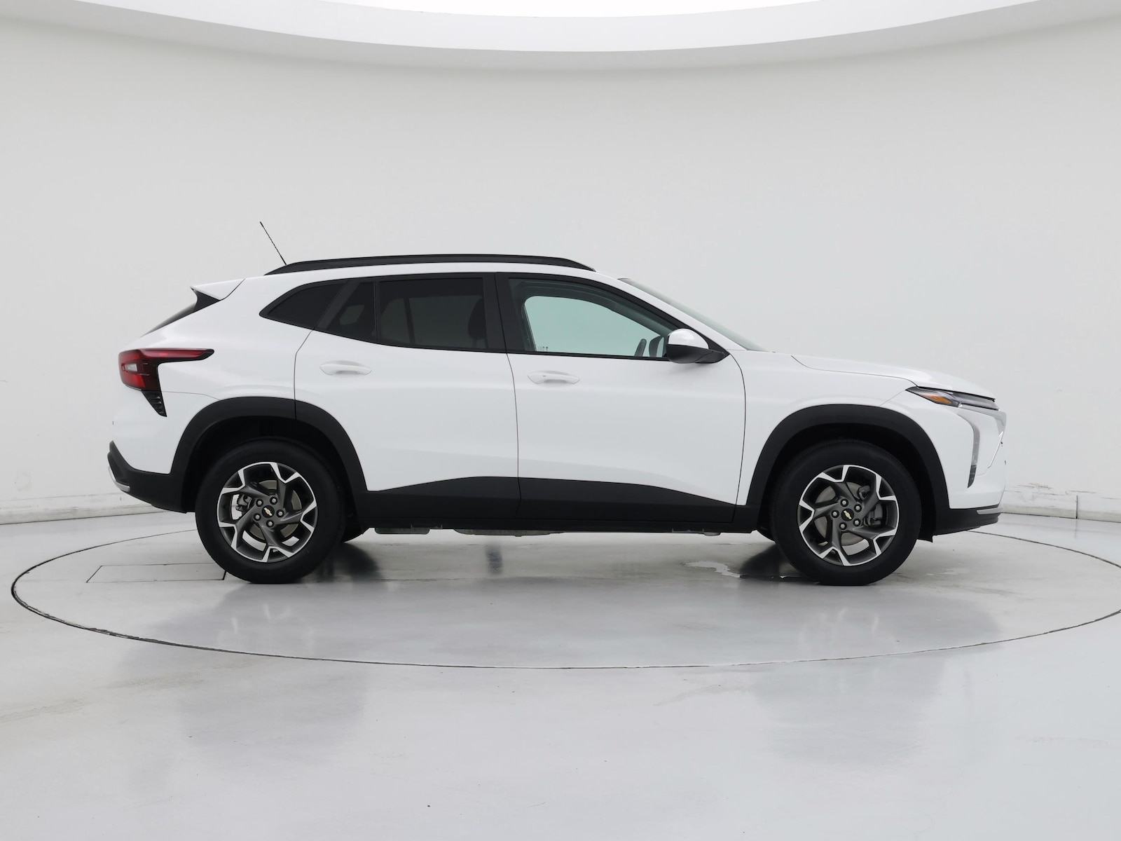 2025 Chevrolet Trax LT - Photo 8