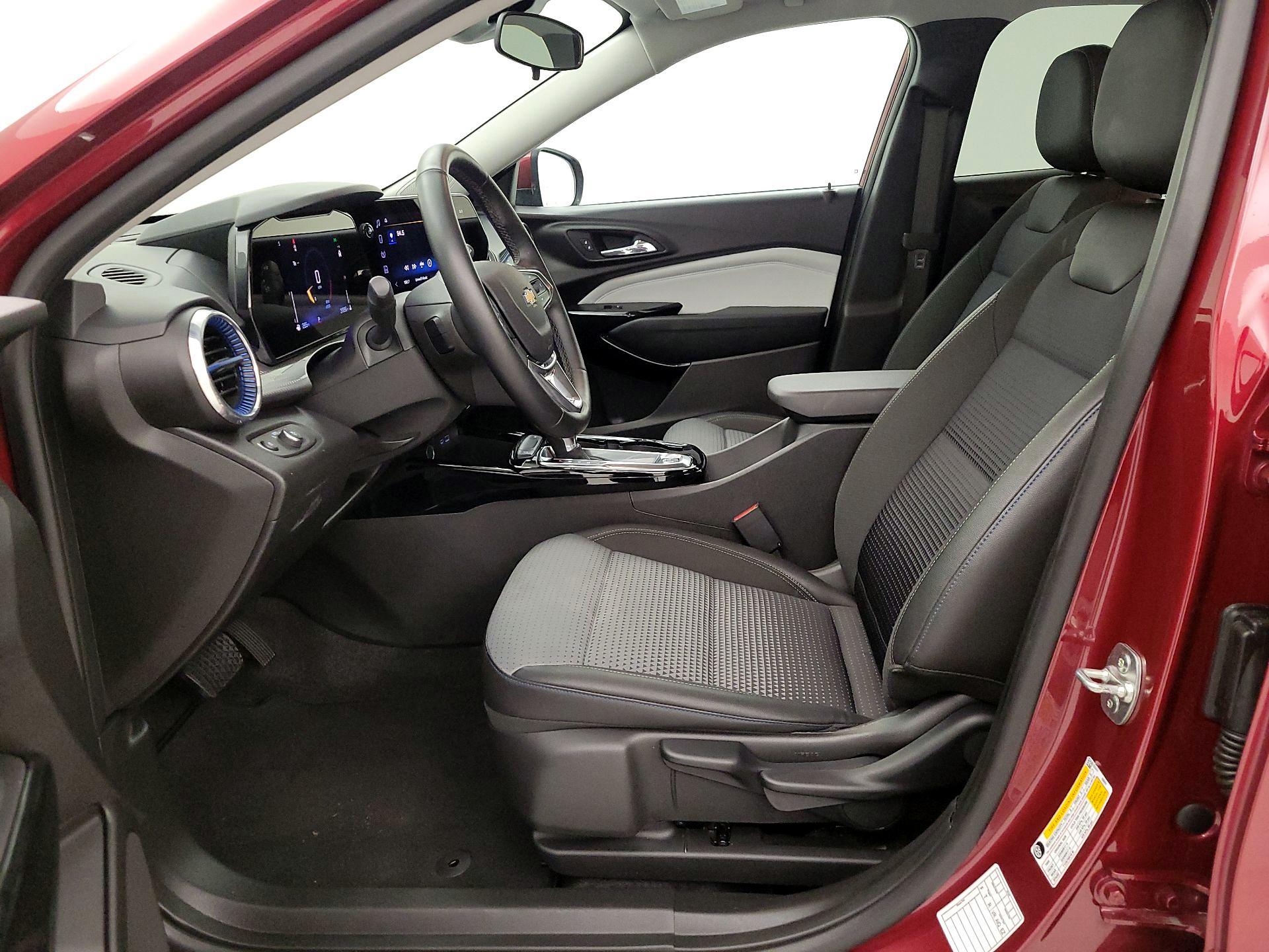 Thumbnail: 2025 Chevrolet Trax - 11