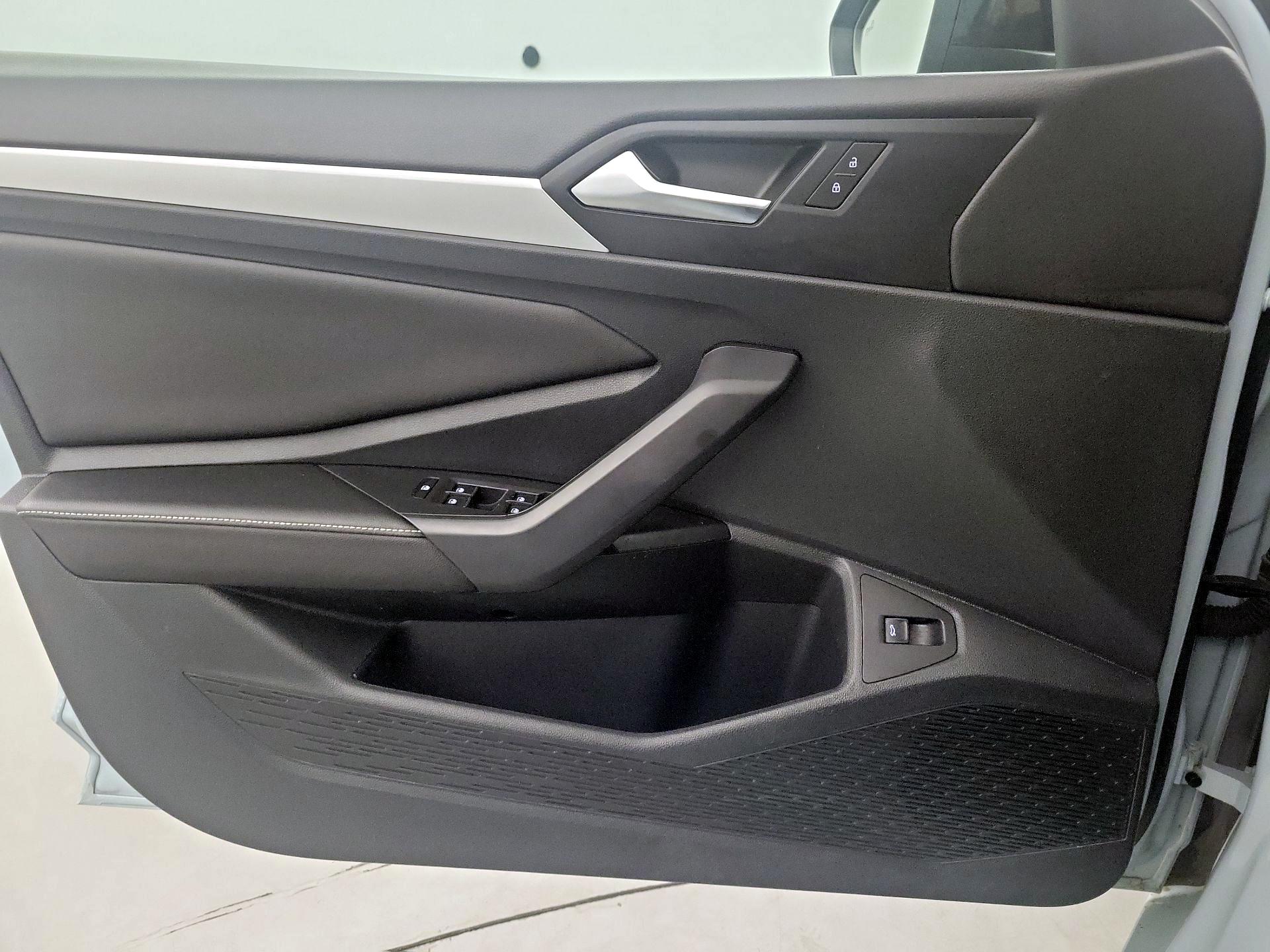 Thumbnail: 2025 Volkswagen Jetta - 10
