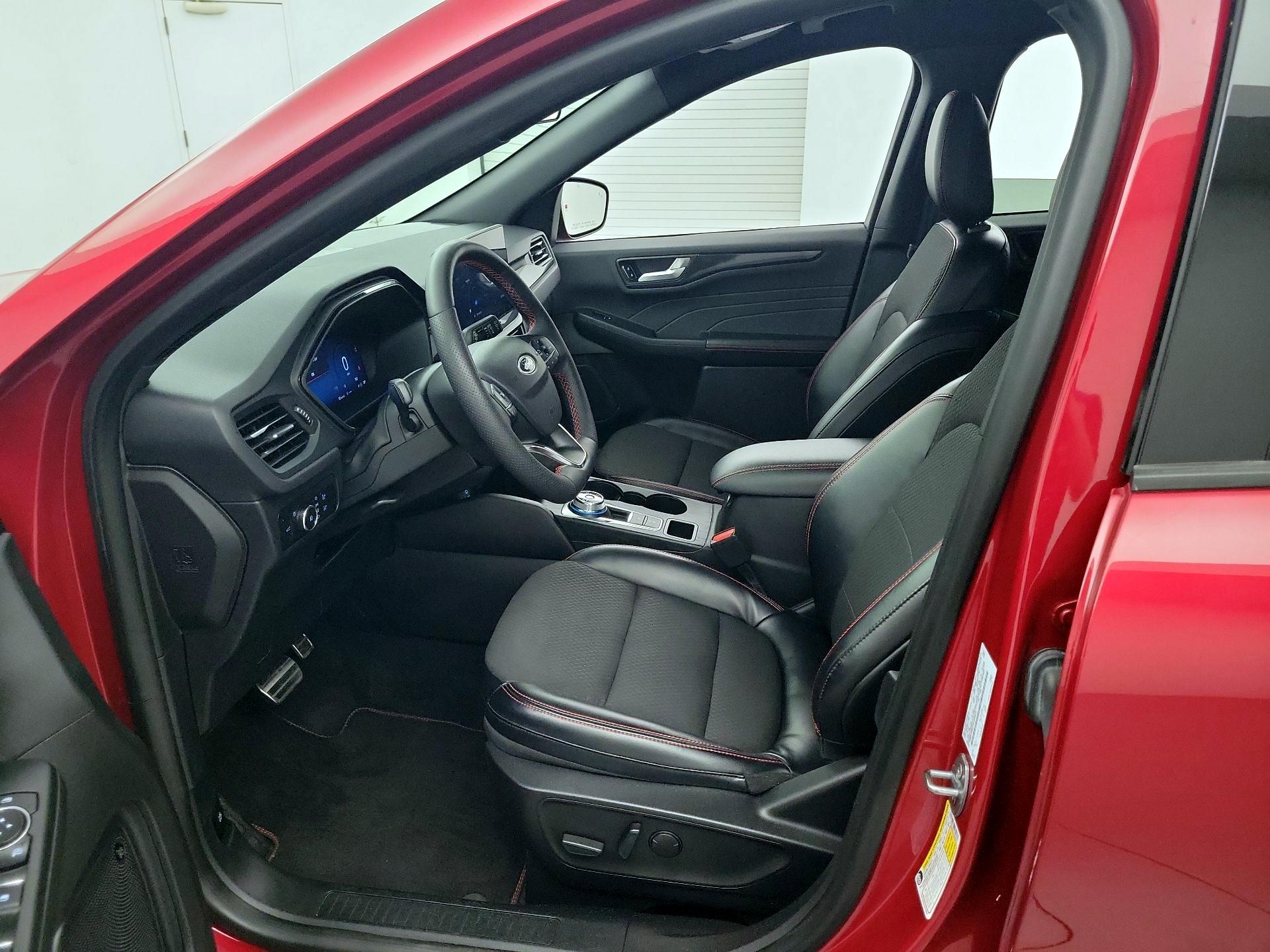 Thumbnail: 2023 Ford Escape - 9