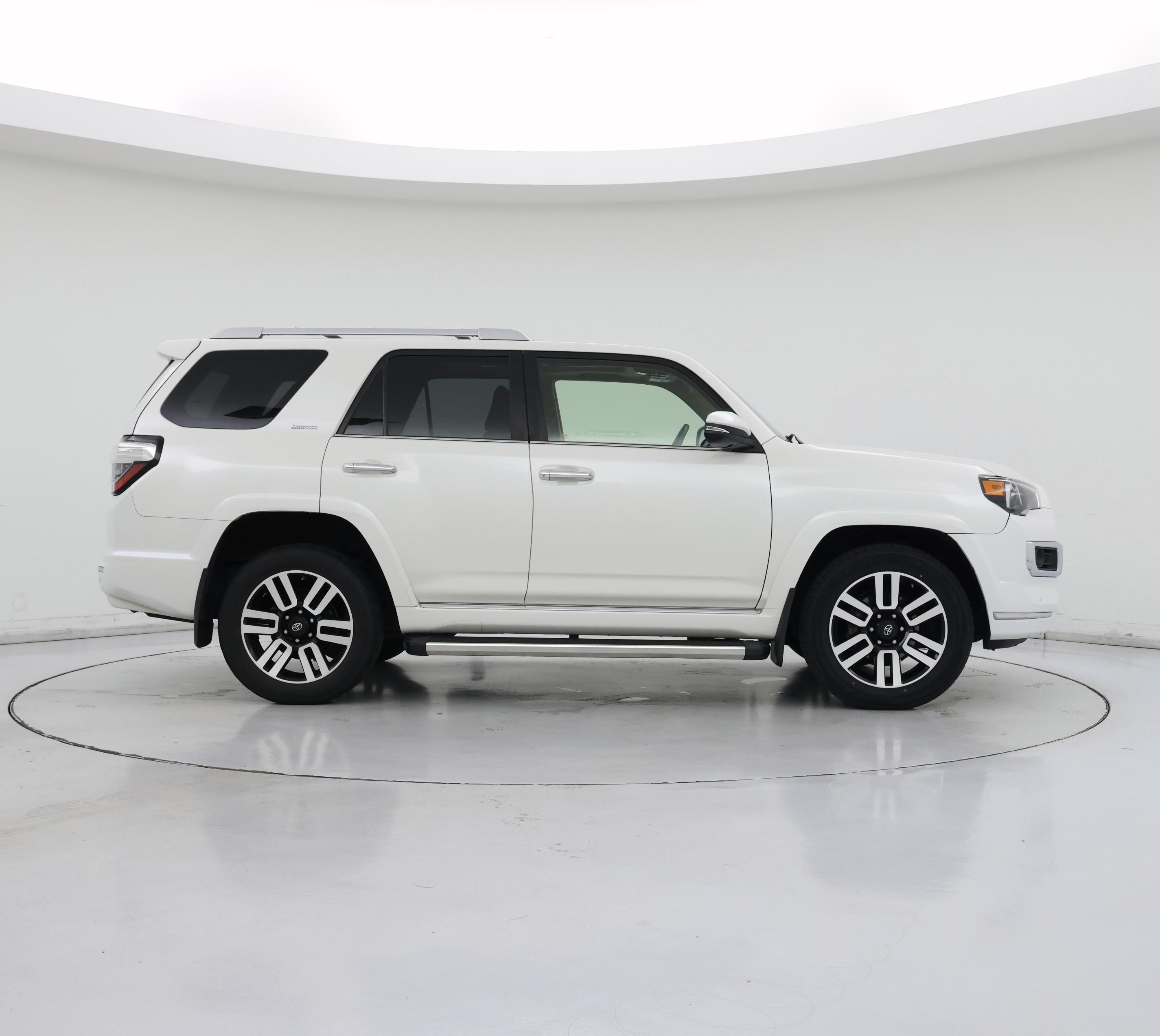 Thumbnail: 2016 Toyota 4Runner - 7