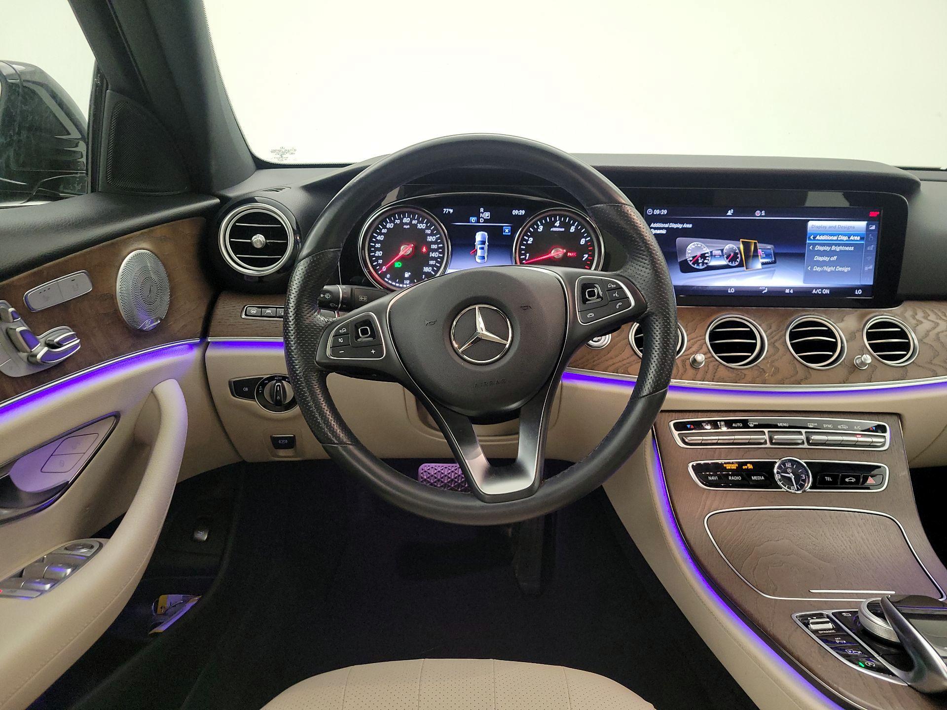 Thumbnail: 2018 Mercedes-Benz E-Class - 10