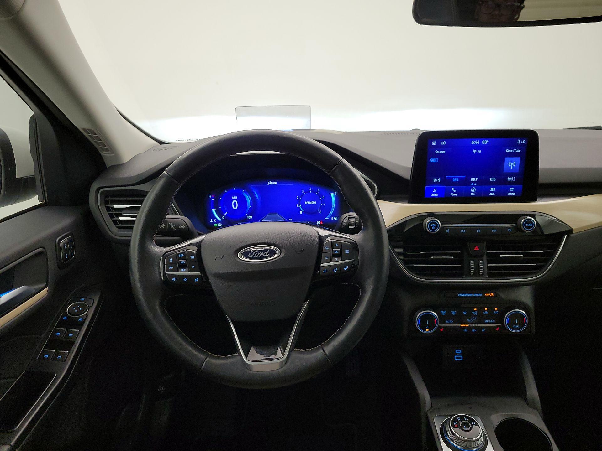 Thumbnail: 2022 Ford Escape - 10