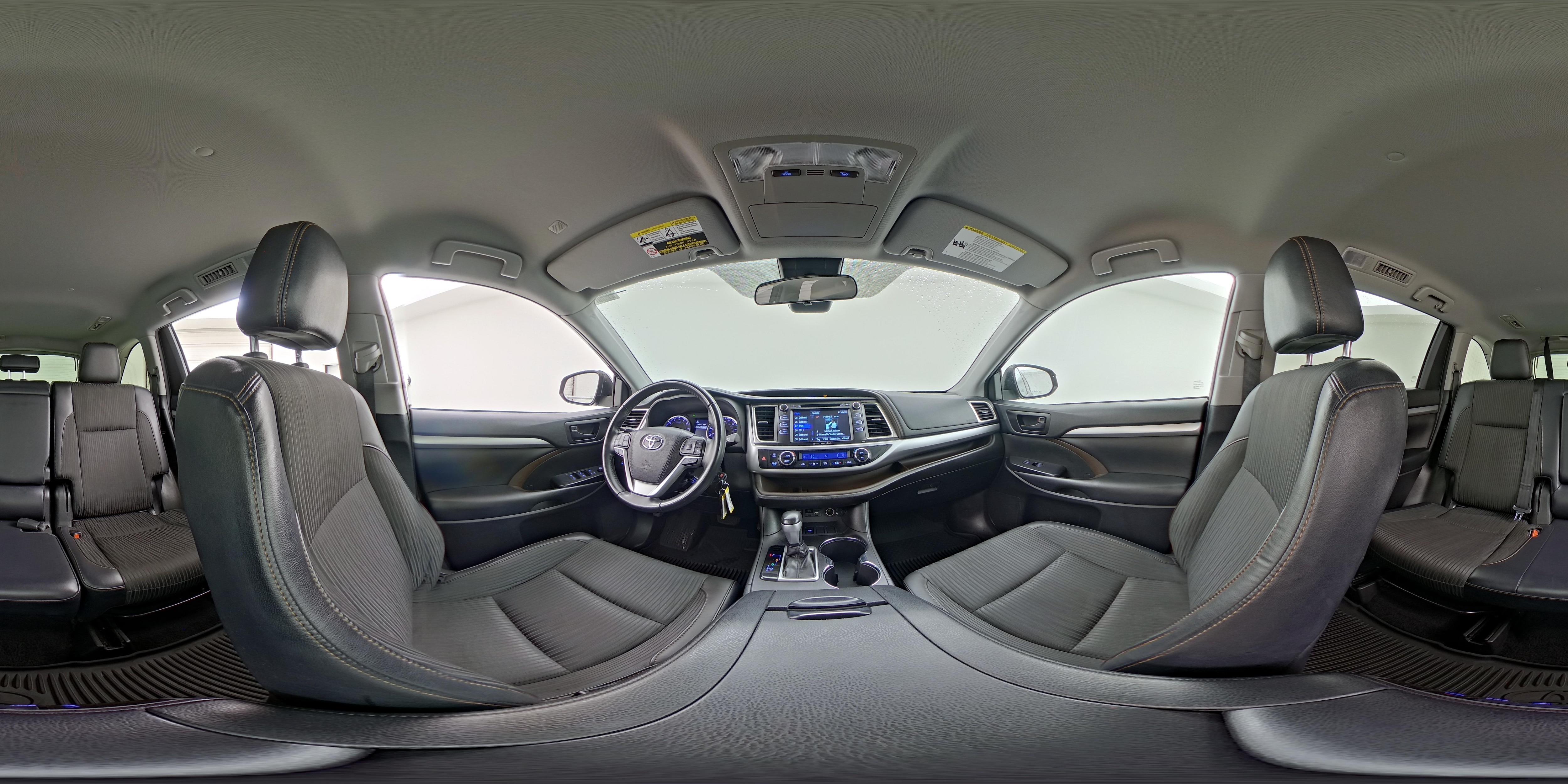 2019 Toyota Highlander LE Plus - Photo 26