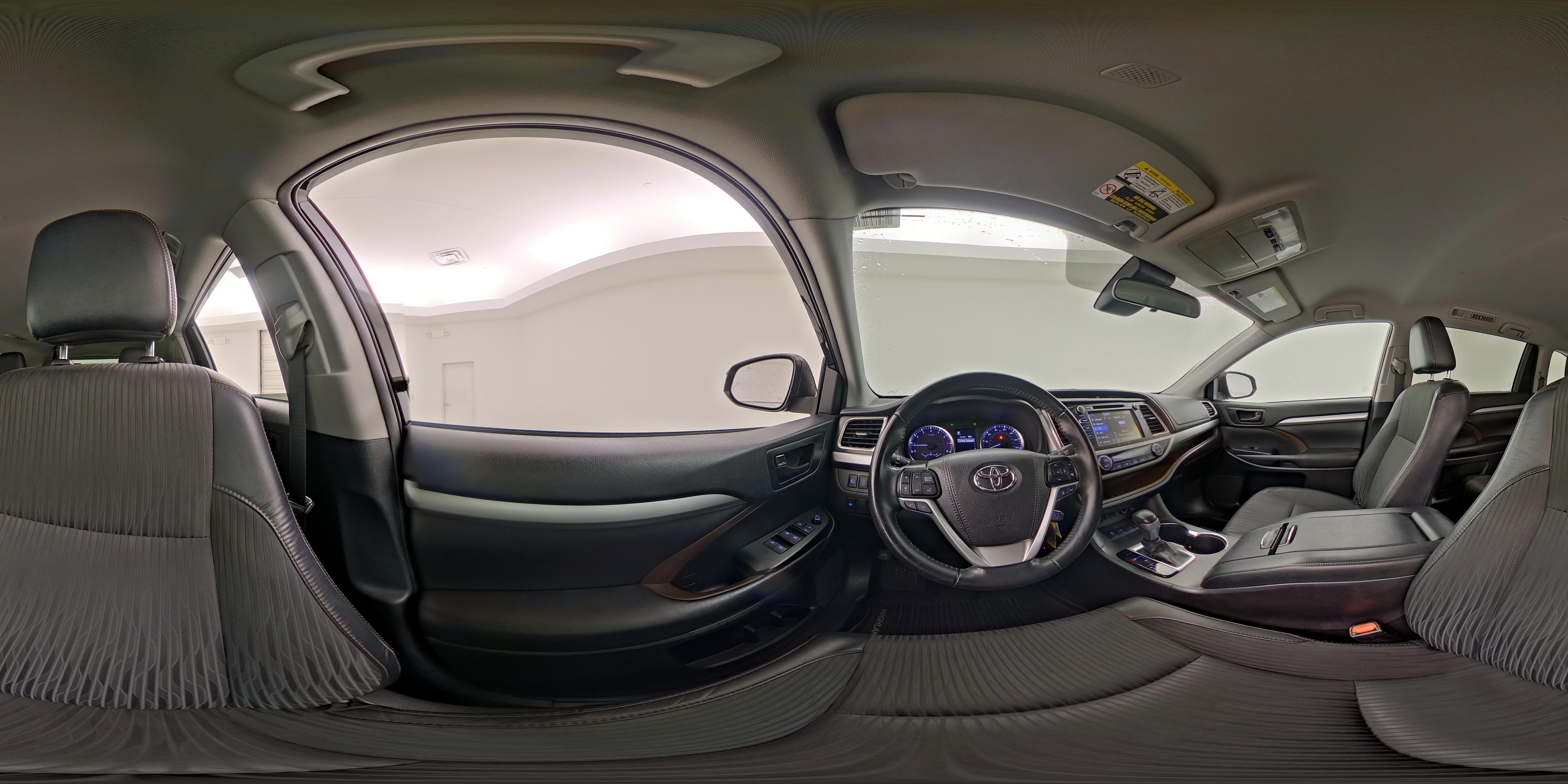 2019 Toyota Highlander LE Plus - Photo 28