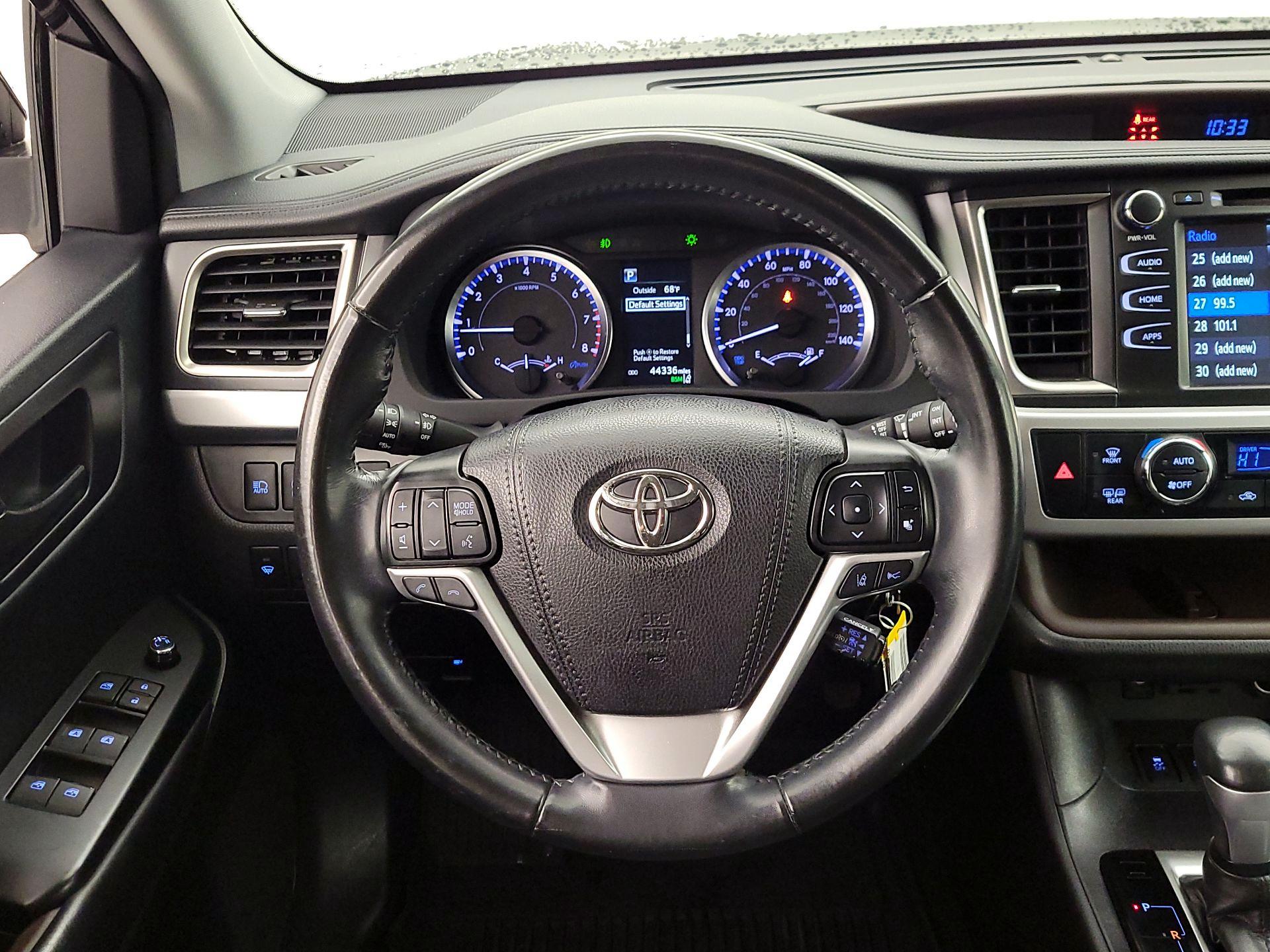 Thumbnail: 2019 Toyota Highlander - 10