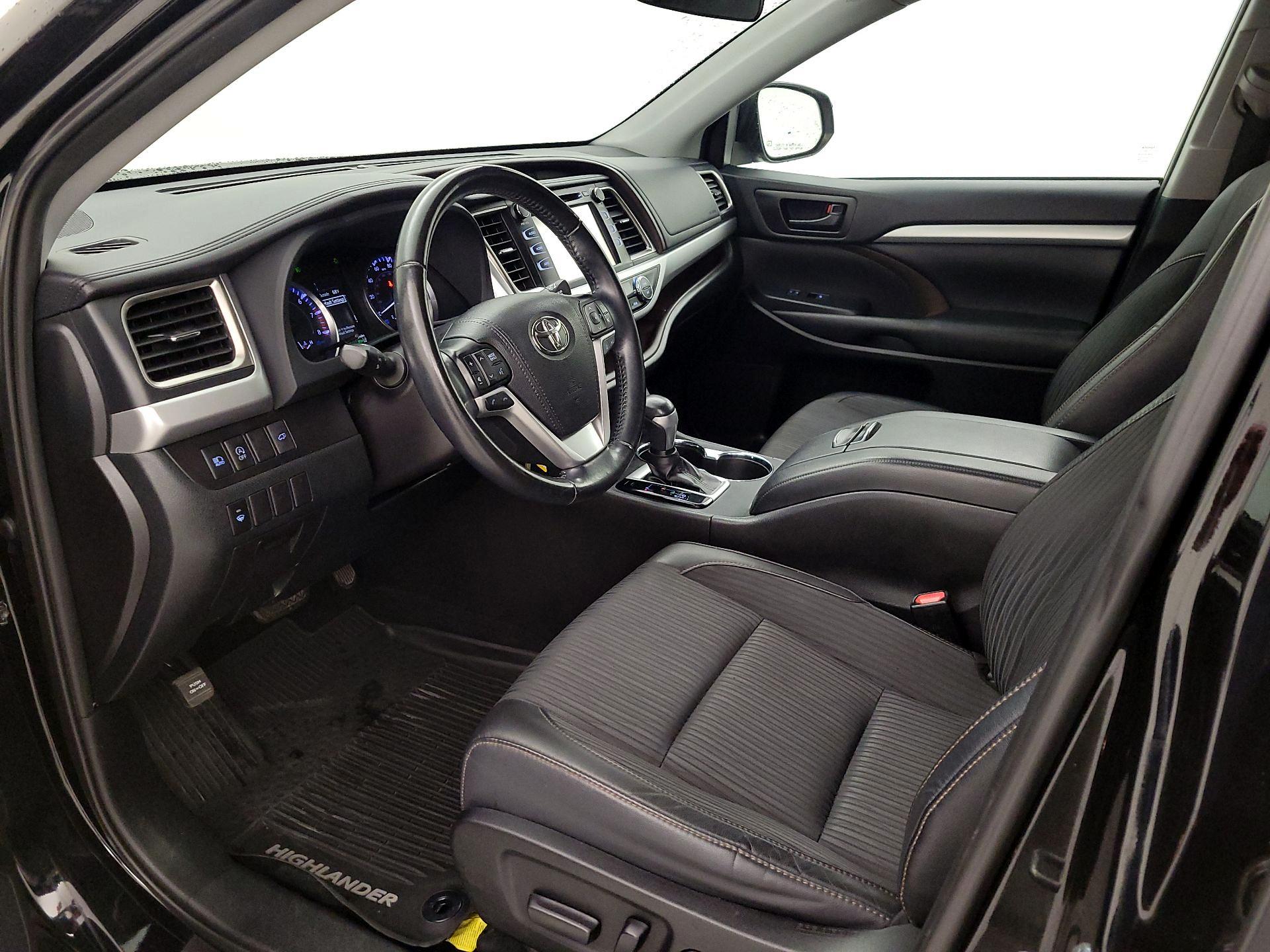 Thumbnail: 2019 Toyota Highlander - 11