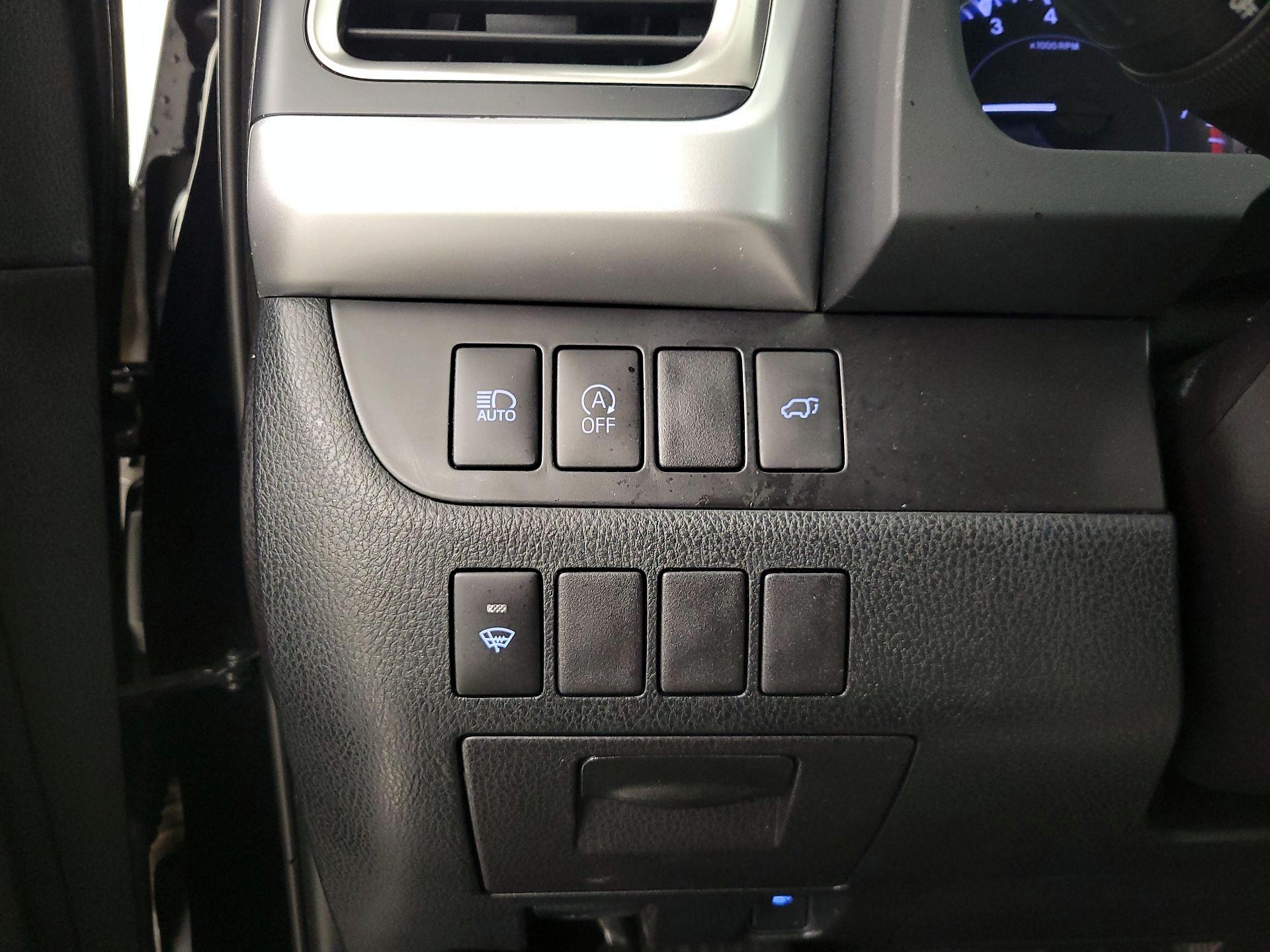 Thumbnail: 2019 Toyota Highlander - 13