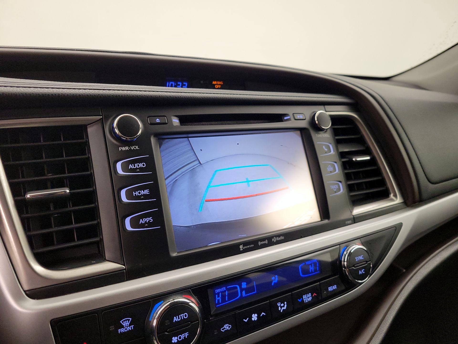 Thumbnail: 2019 Toyota Highlander - 14
