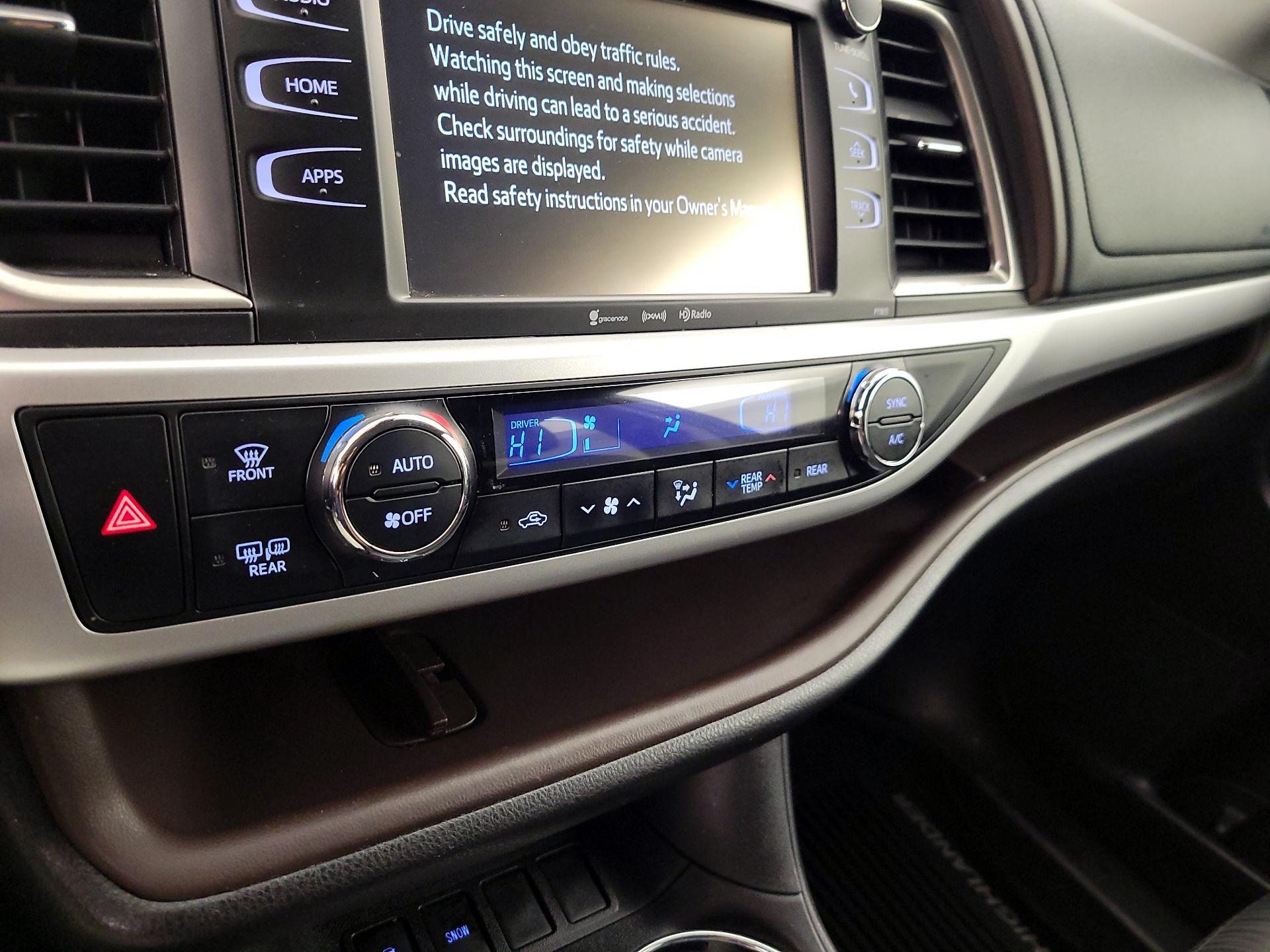 Thumbnail: 2019 Toyota Highlander - 16