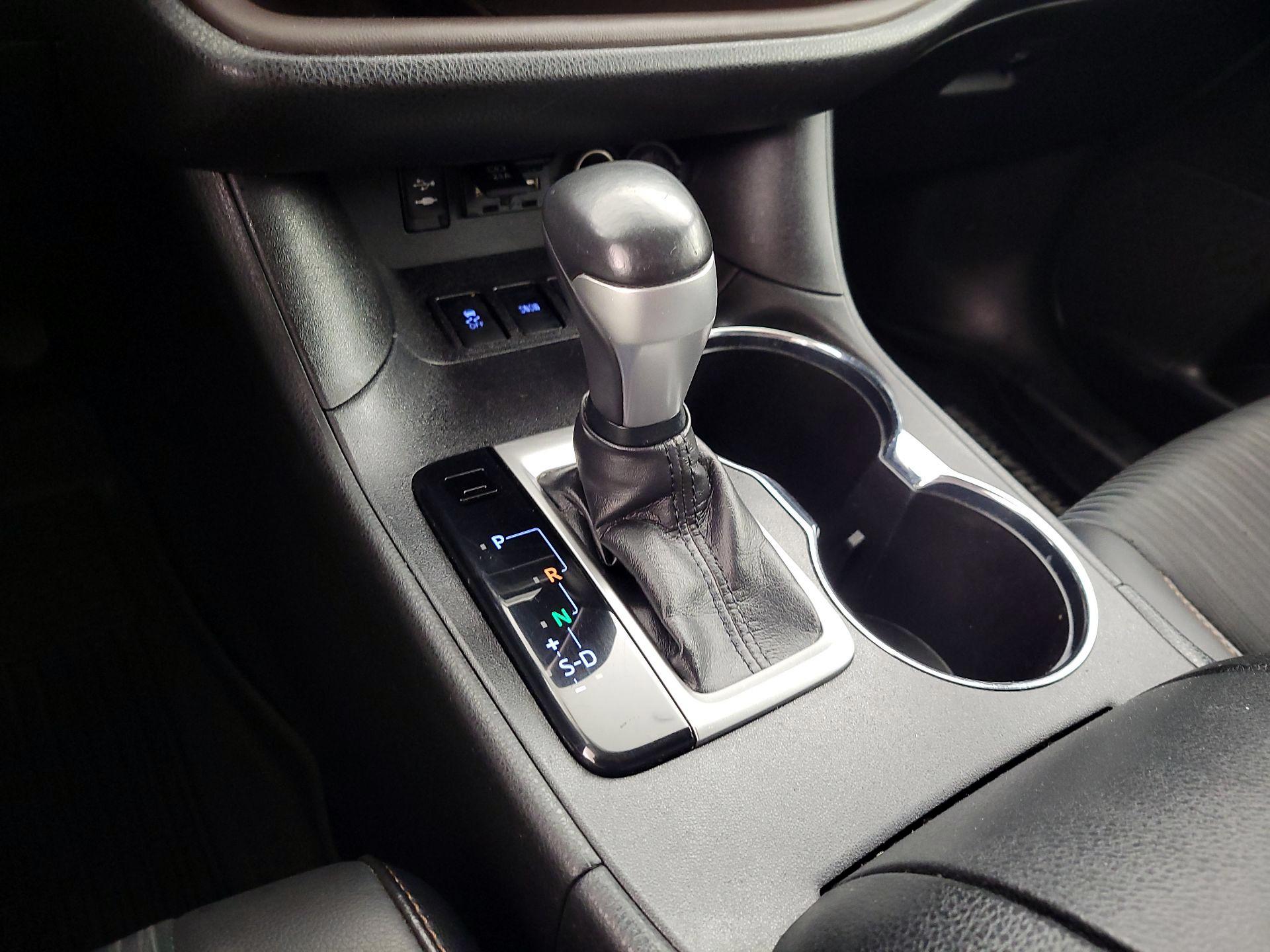 Thumbnail: 2019 Toyota Highlander - 17