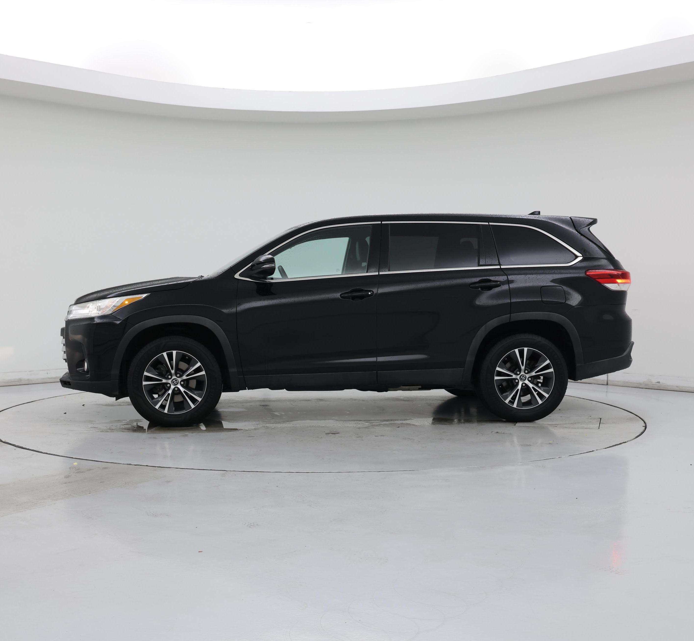 Thumbnail: 2019 Toyota Highlander - 3