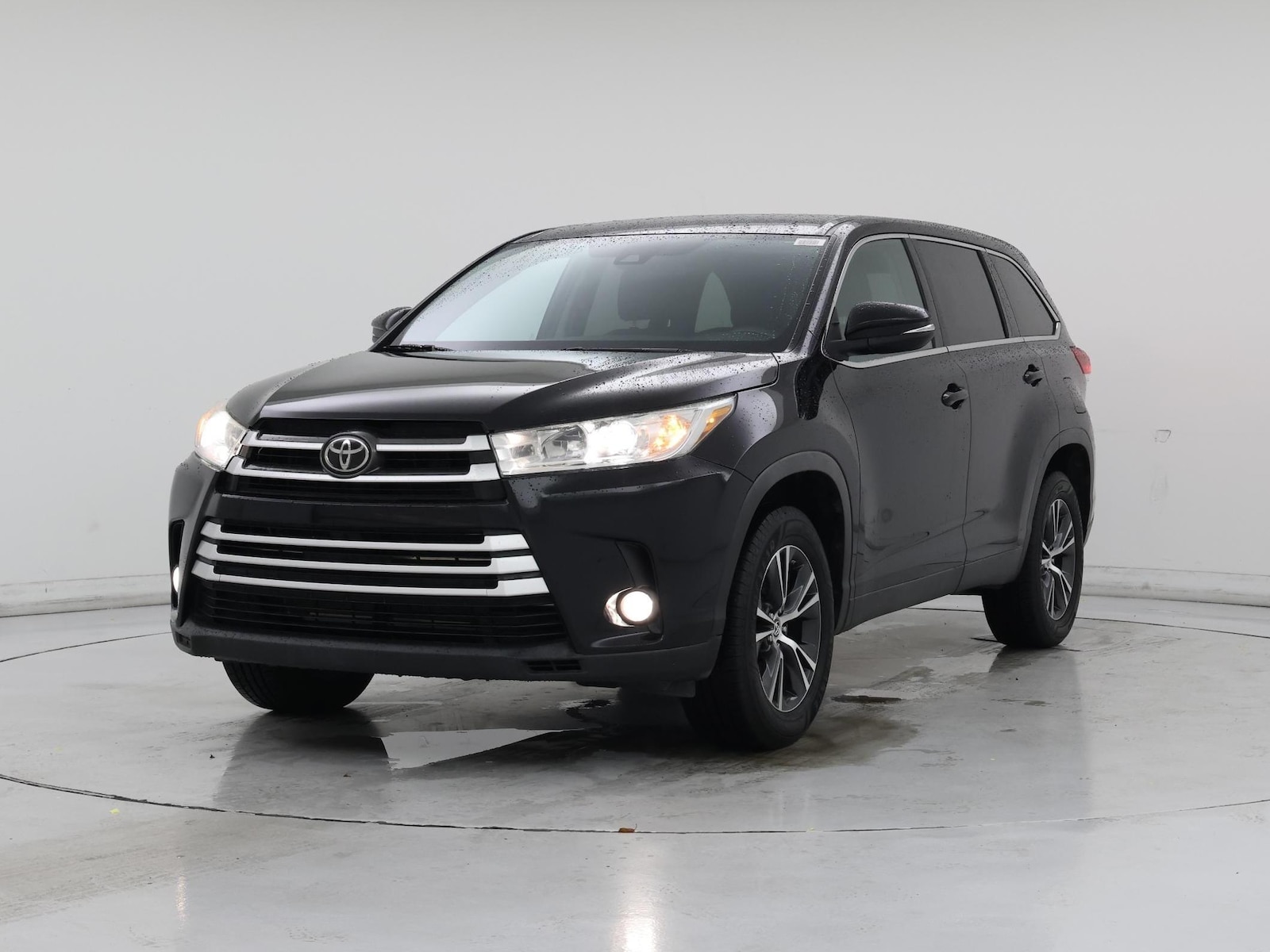 2019 Toyota Highlander LE Plus - Photo 5