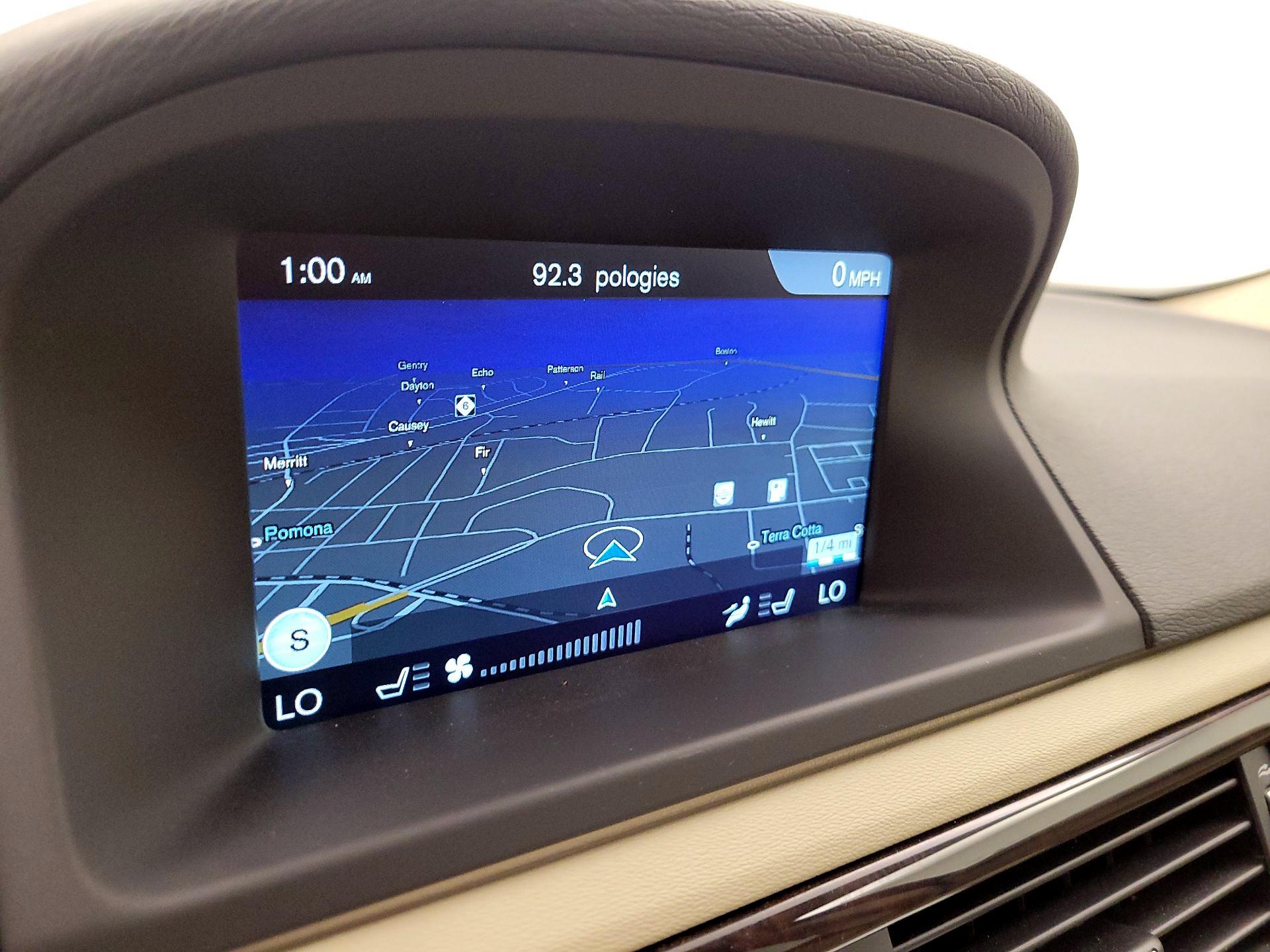 Thumbnail: 2015 Volvo XC70 - 14