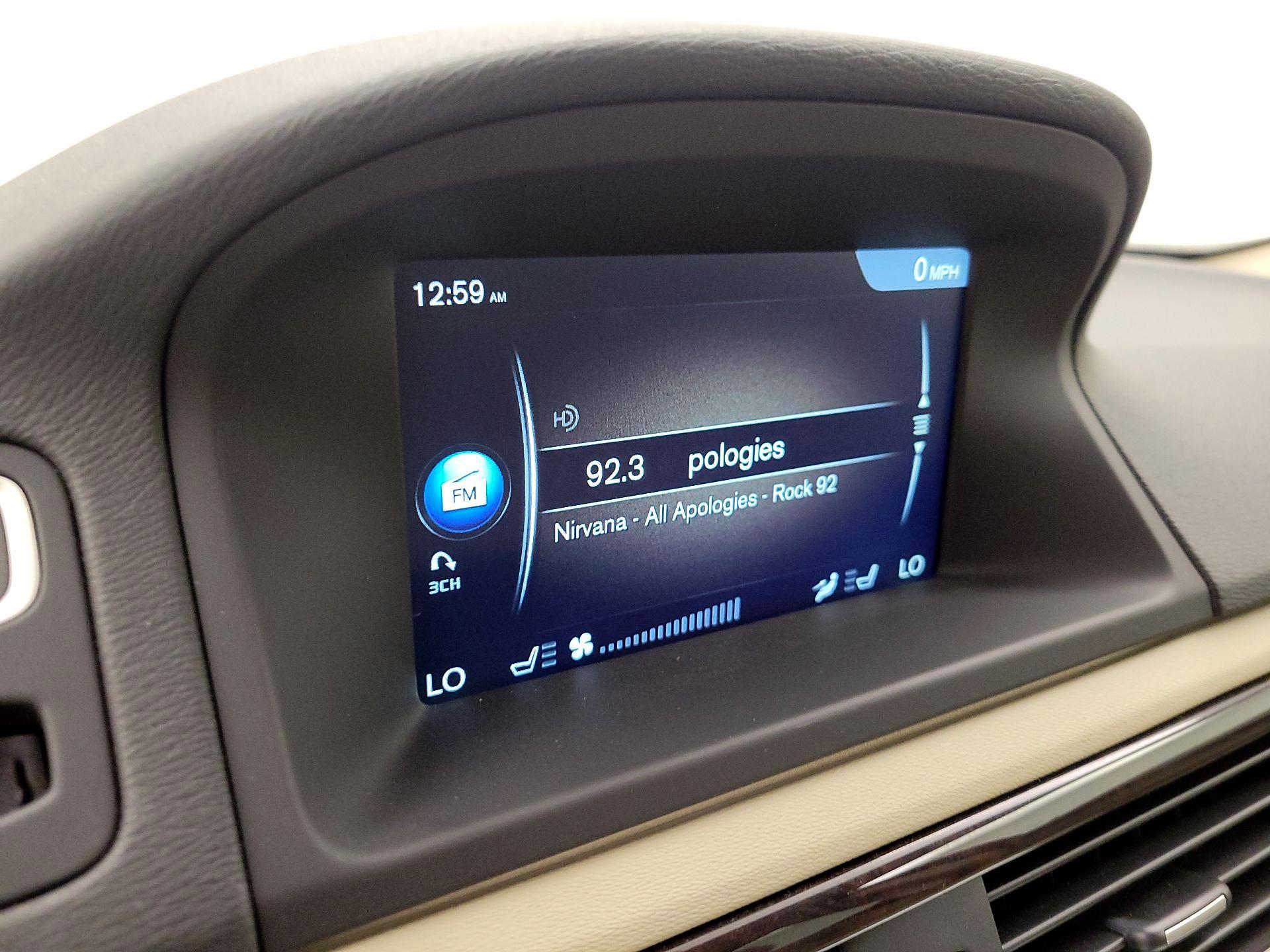 Thumbnail: 2015 Volvo XC70 - 16