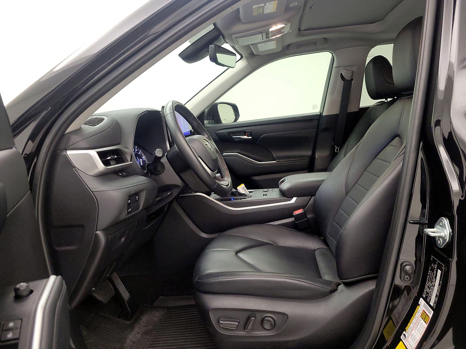 Thumbnail: 2024 Toyota Highlander - 11
