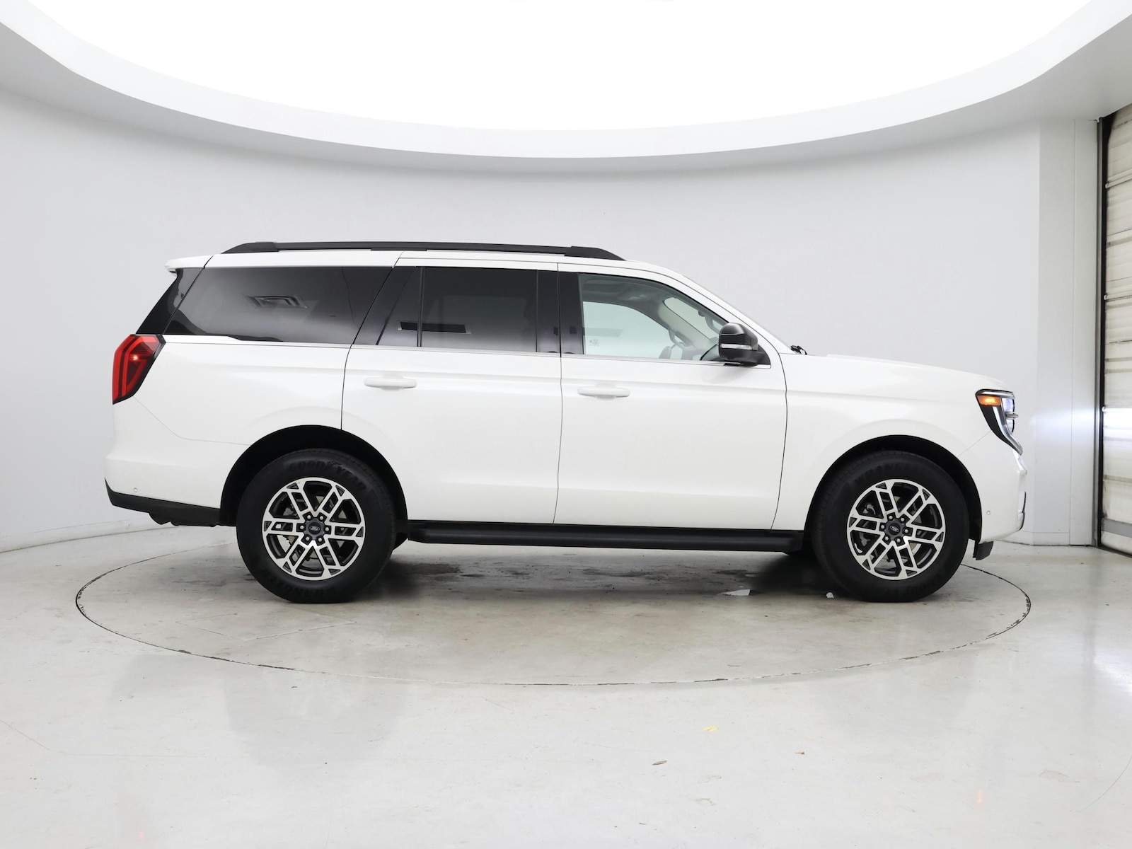 2025 Ford Expedition Active - Photo 8