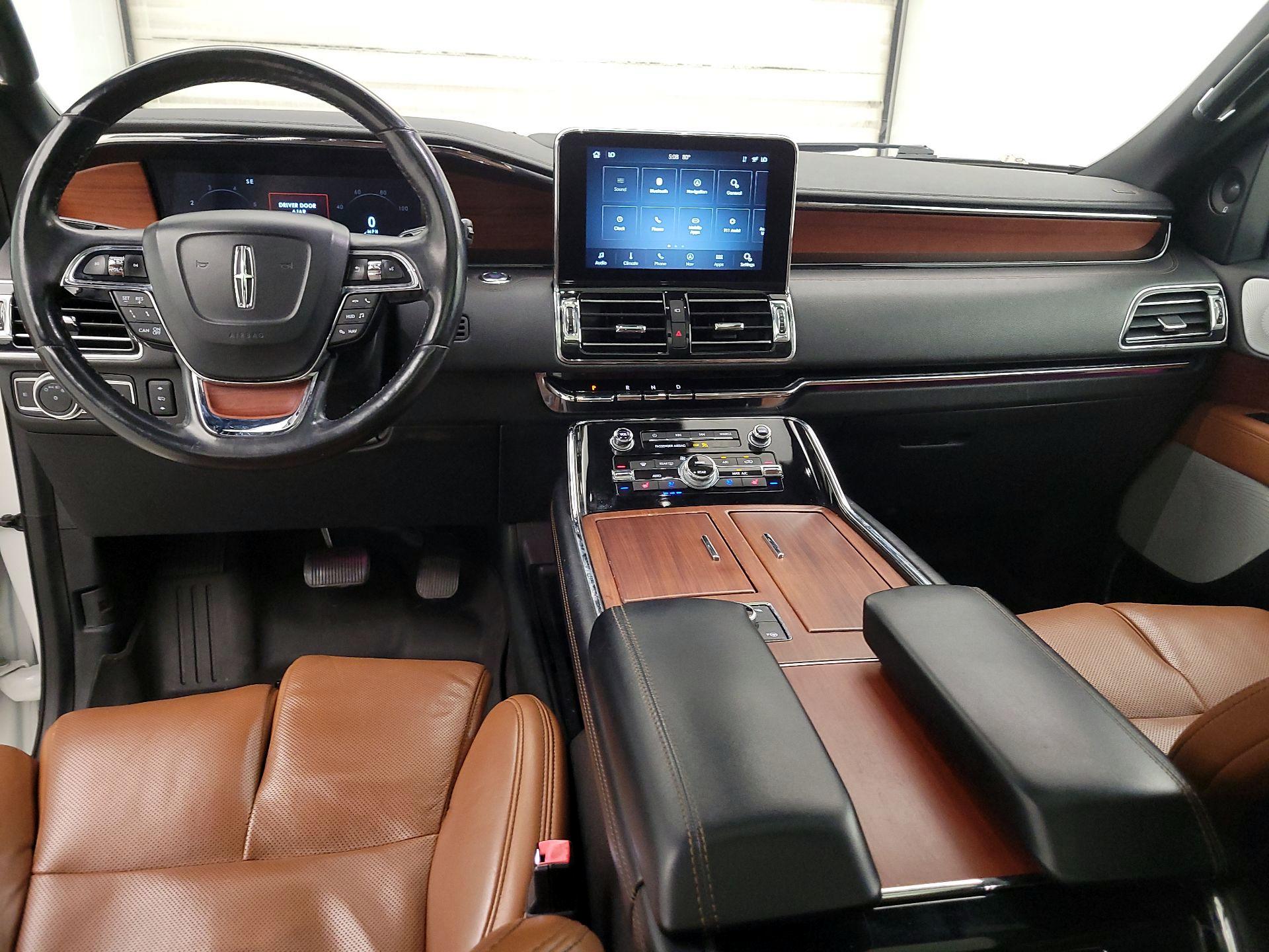 Thumbnail: 2020 Lincoln Navigator - 9