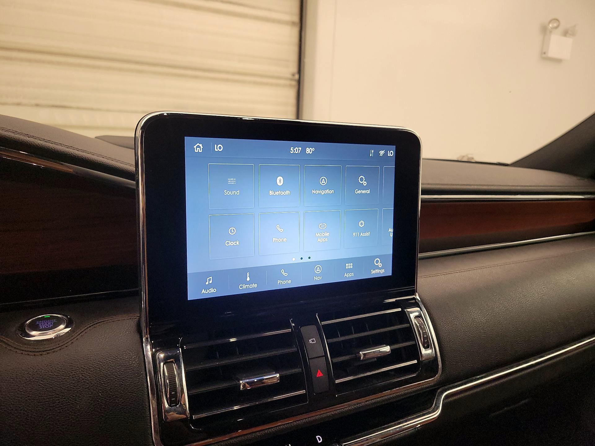 Thumbnail: 2020 Lincoln Navigator - 15
