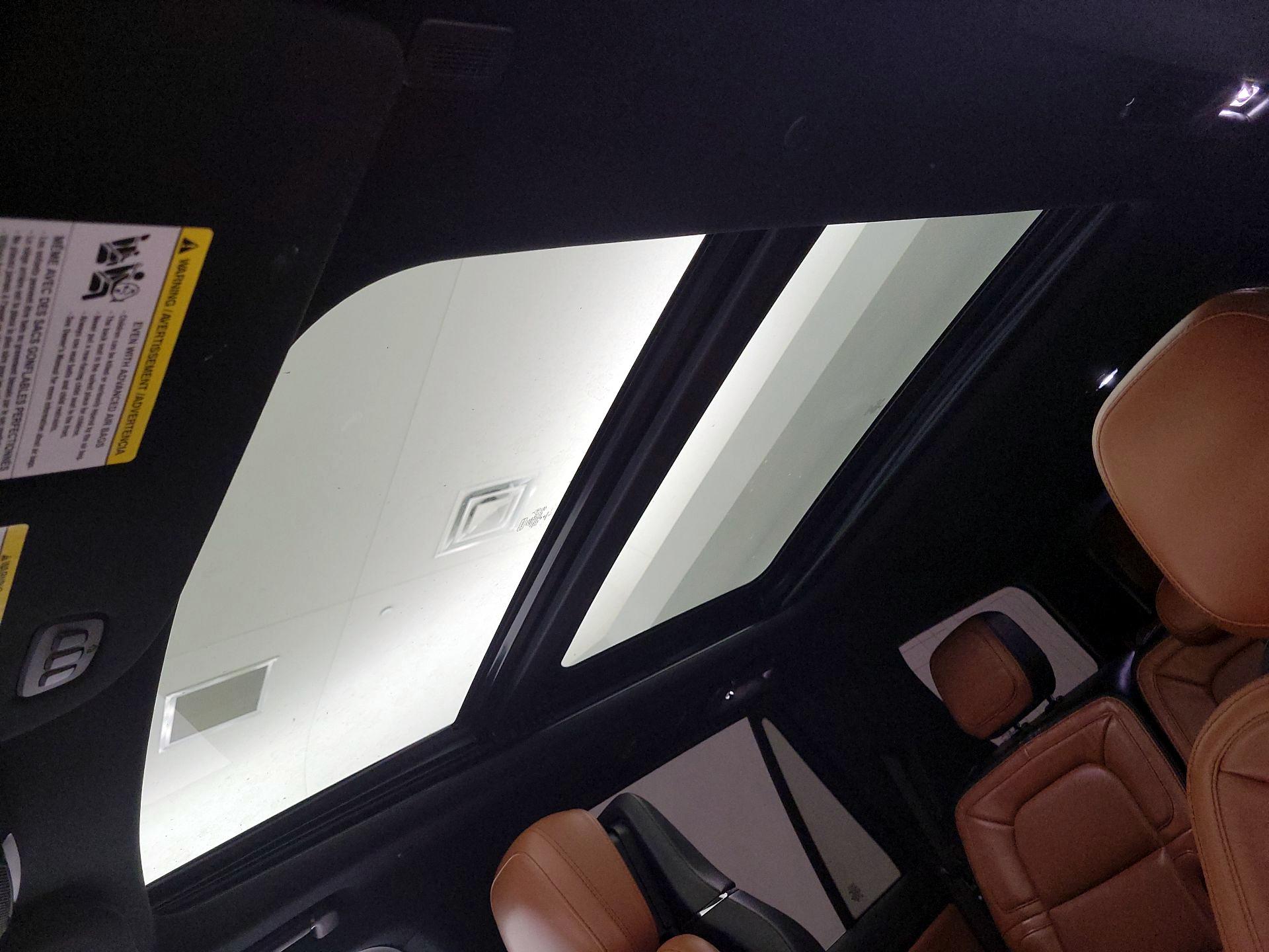 Thumbnail: 2020 Lincoln Navigator - 19