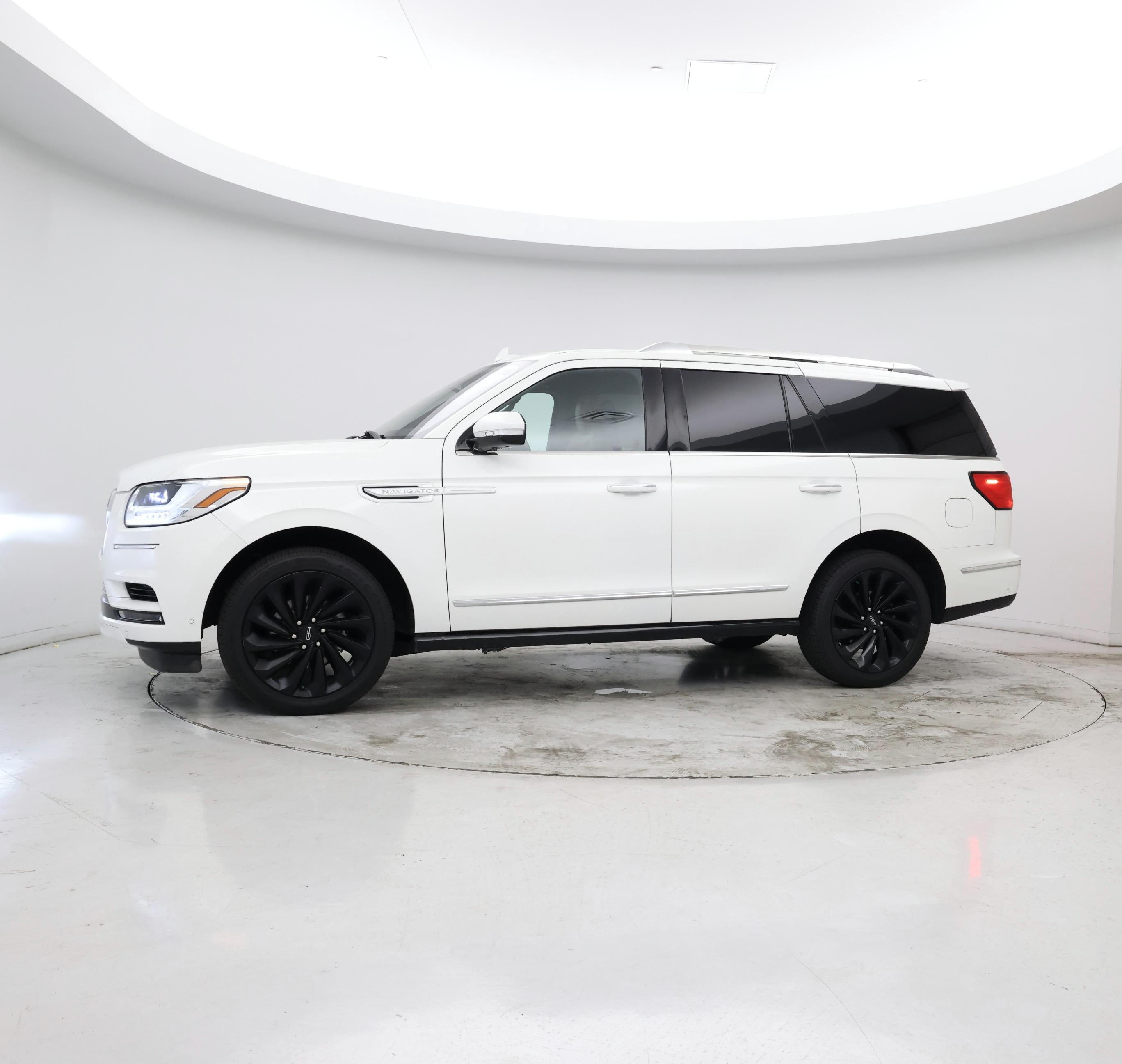 Thumbnail: 2020 Lincoln Navigator - 4