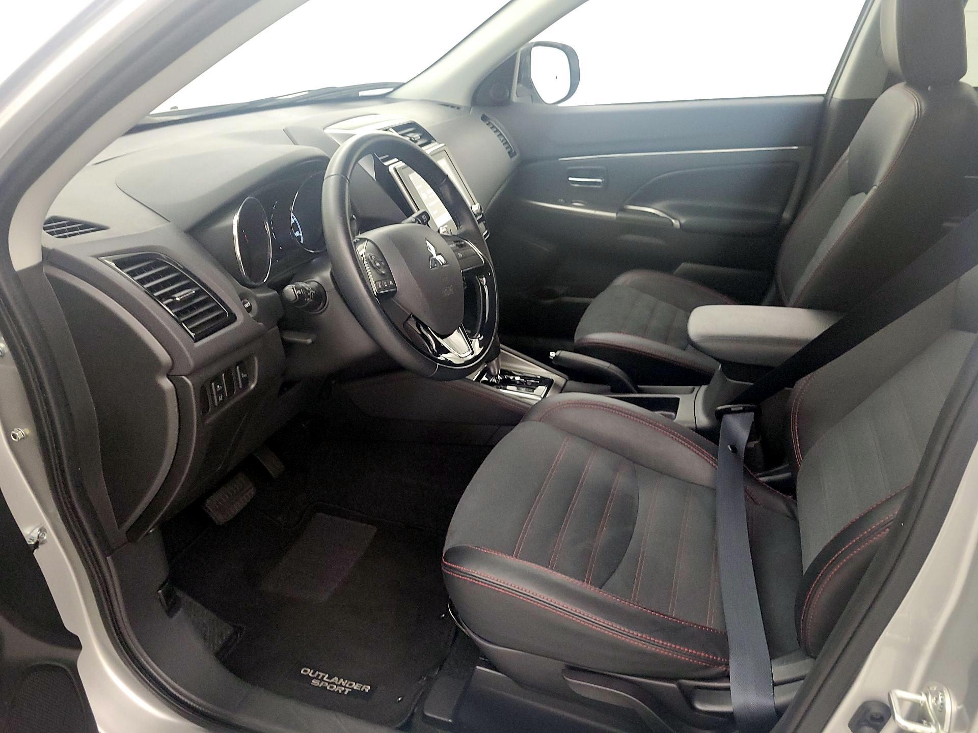 Thumbnail: 2025 Mitsubishi Outlander Sport - 11